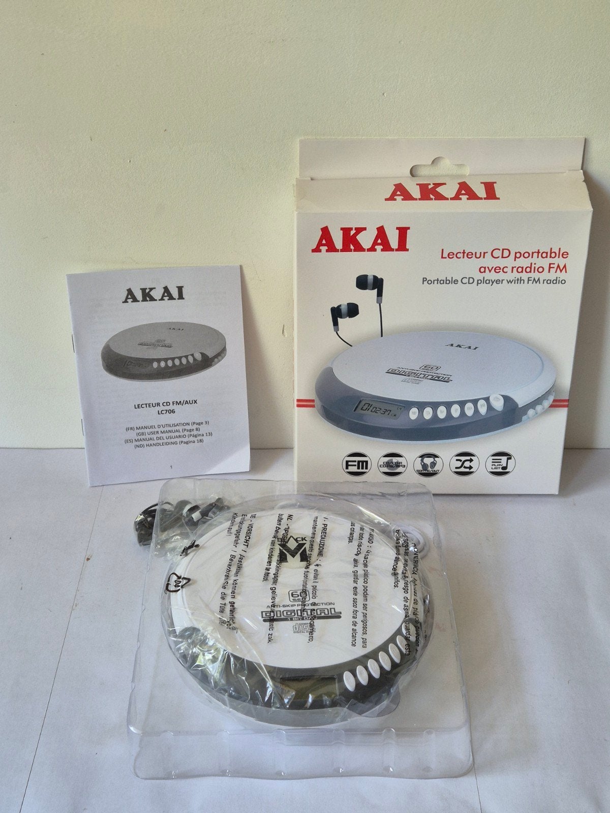 Nieuw in doos! Akai Draagbare CD-speler Discman met FM-radio, Ophalen of Verzenden, Overige merken