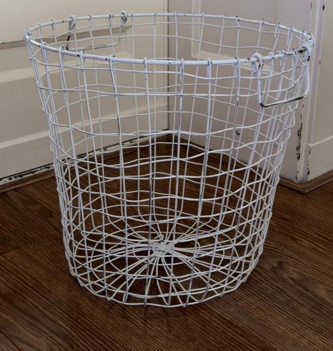 Witte metalen mand doorsnee 40cm en hoogte 37cm, Ophalen