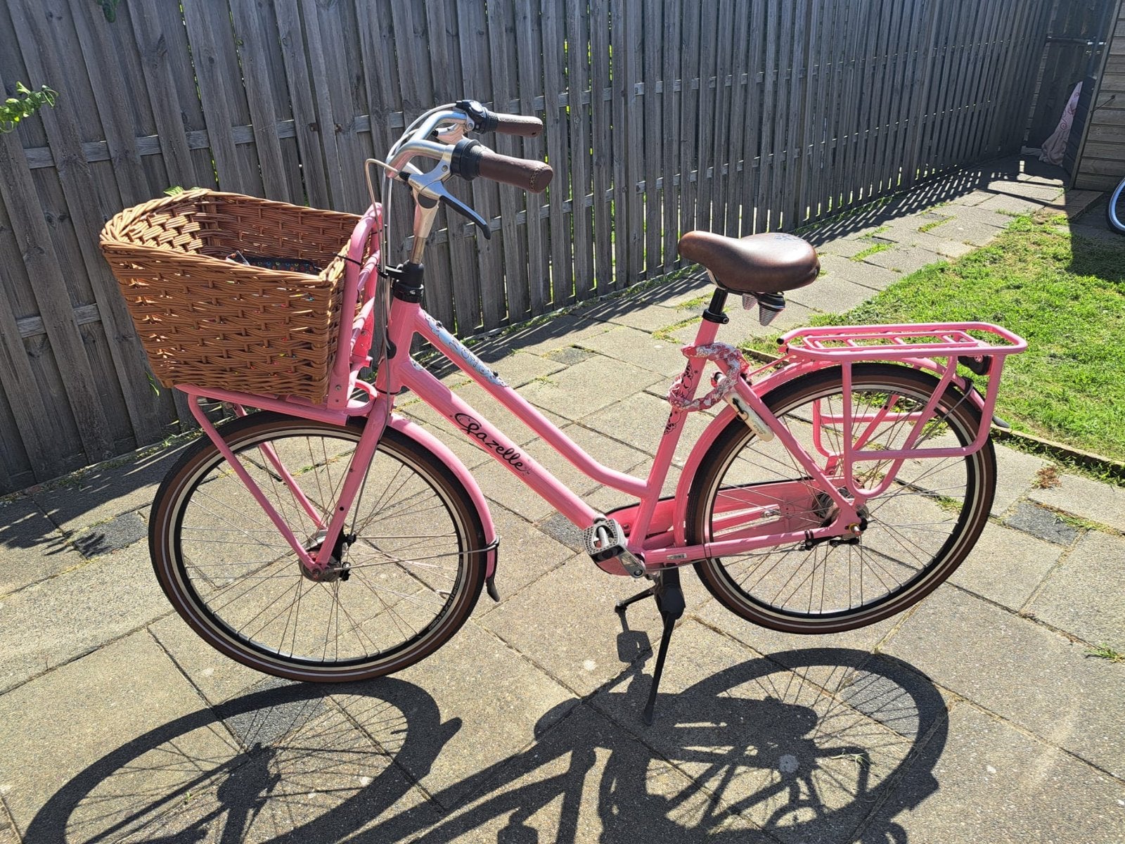 Roze Gazelle fiets met voorrek en mandje - Zo goed als nieuw, Ophalen, Zo goed als nieuw, Gazelle