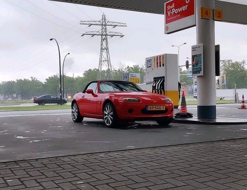 Mazda MX-5 2.0 Touring 2005 Rood bose motorswap naar 2.0l, Auto's, Zwart, 4 cilinders, Cabriolet, 160 pk