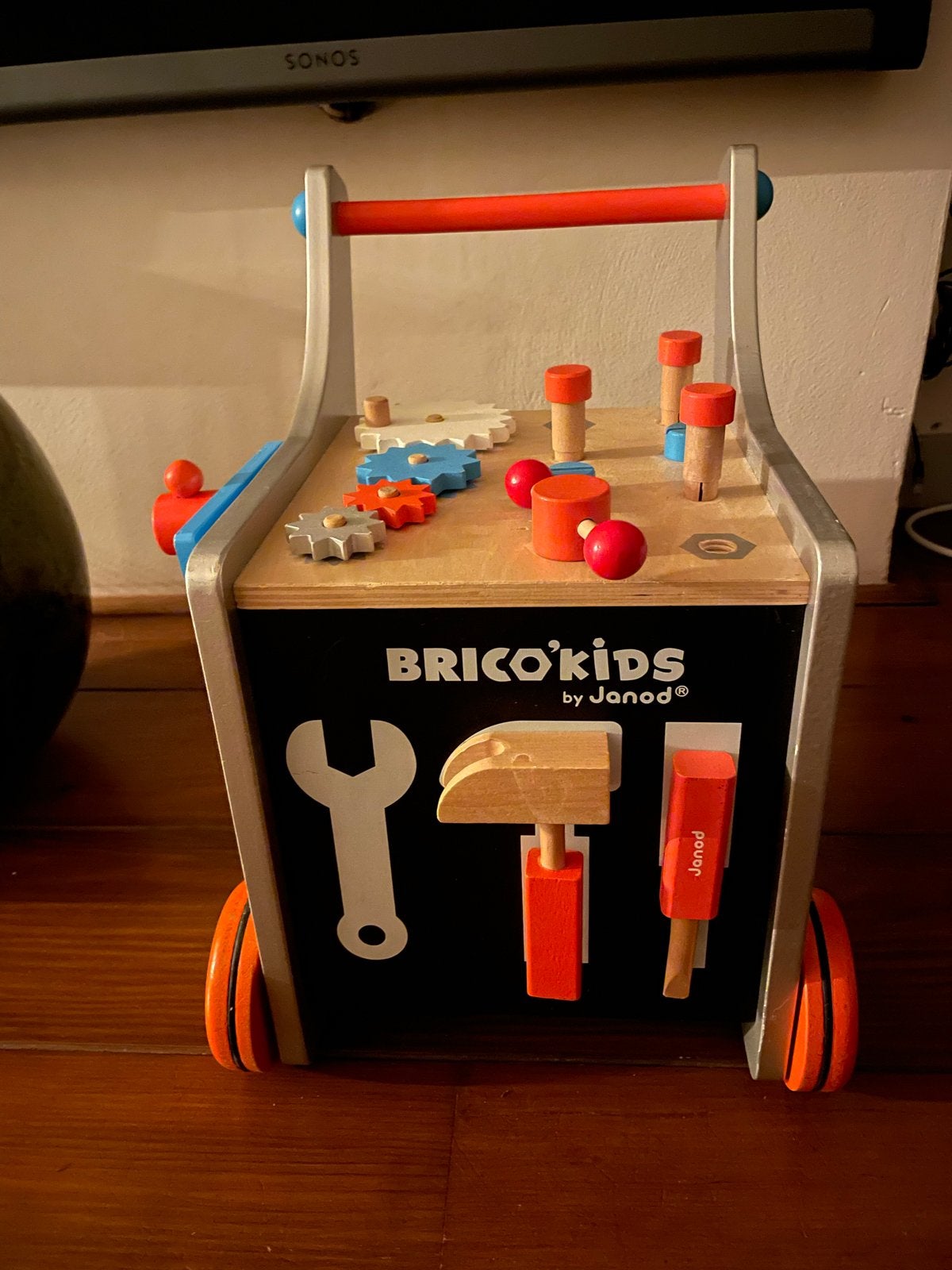 Janod Brico Kids Magnetische DIY Gereedschapstrolley, Ophalen of Verzenden, Nieuw, Overige typen, Met wieltjes