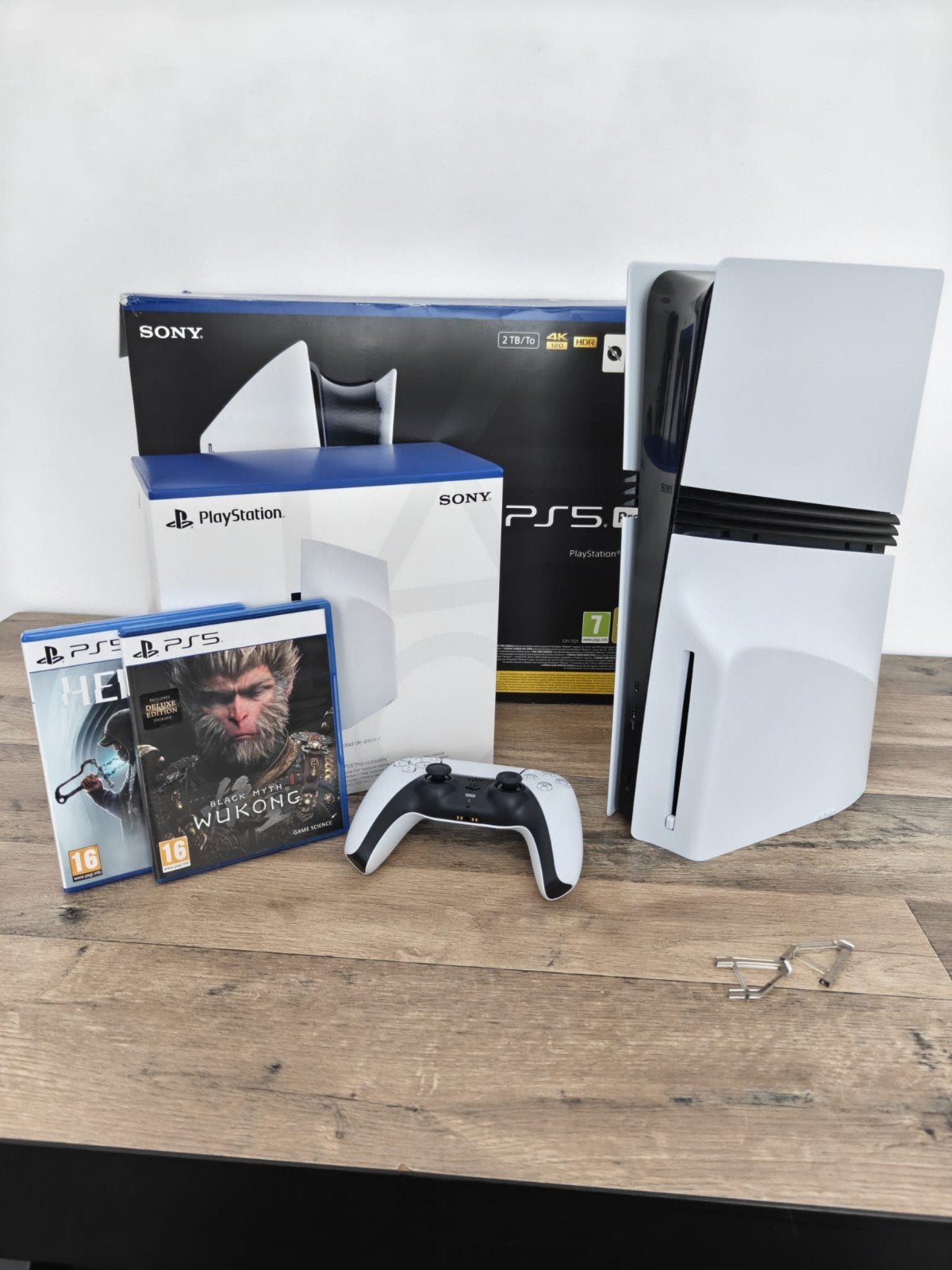 Playstation 5 Pro 2TB + Diskdrive + 2 games + Garantie, Ophalen of Verzenden, Zo goed als nieuw
