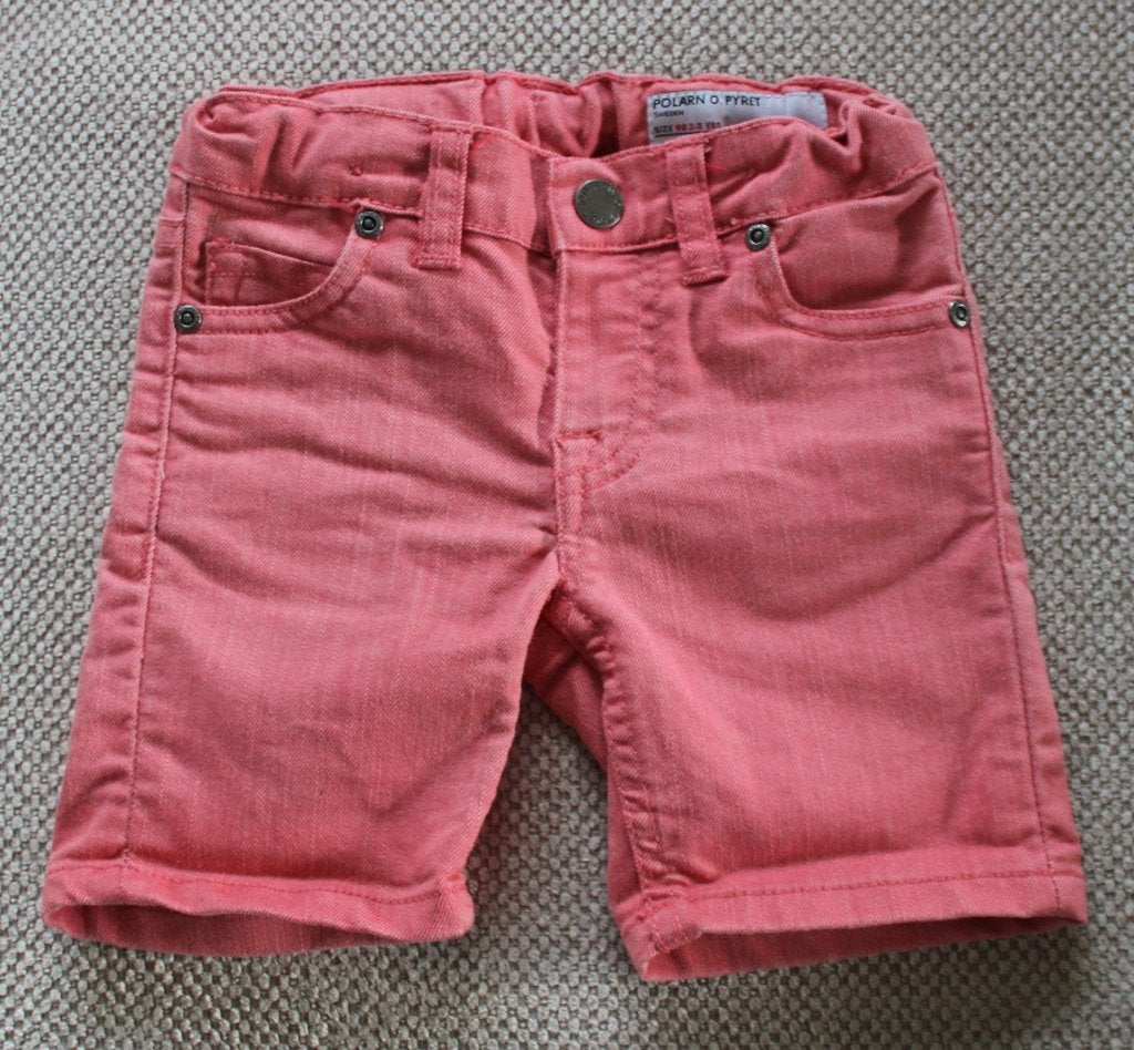 Korte broek van Polarn O. Pyret 98, Kinderen en Baby's, Kinderkleding | Maat 98, Broek, Gebruikt, Polarn O. Pyret, Ophalen of Verzenden