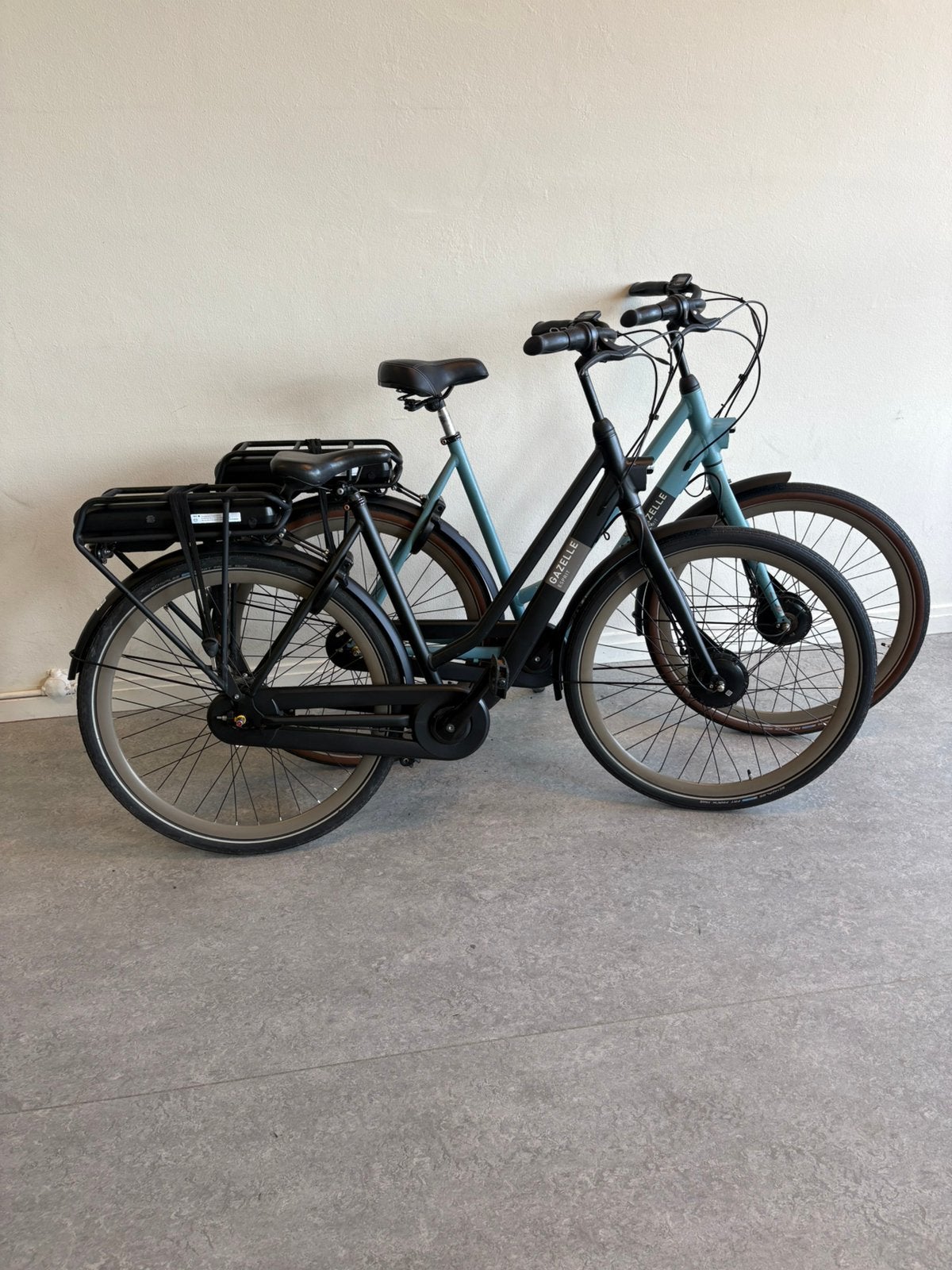 Gazelle Esprit Dames Elektrisch D54 & D59Volledig Nagekeken, Ophalen of Verzenden, Zo goed als nieuw, Setje Gazelle fietsen.