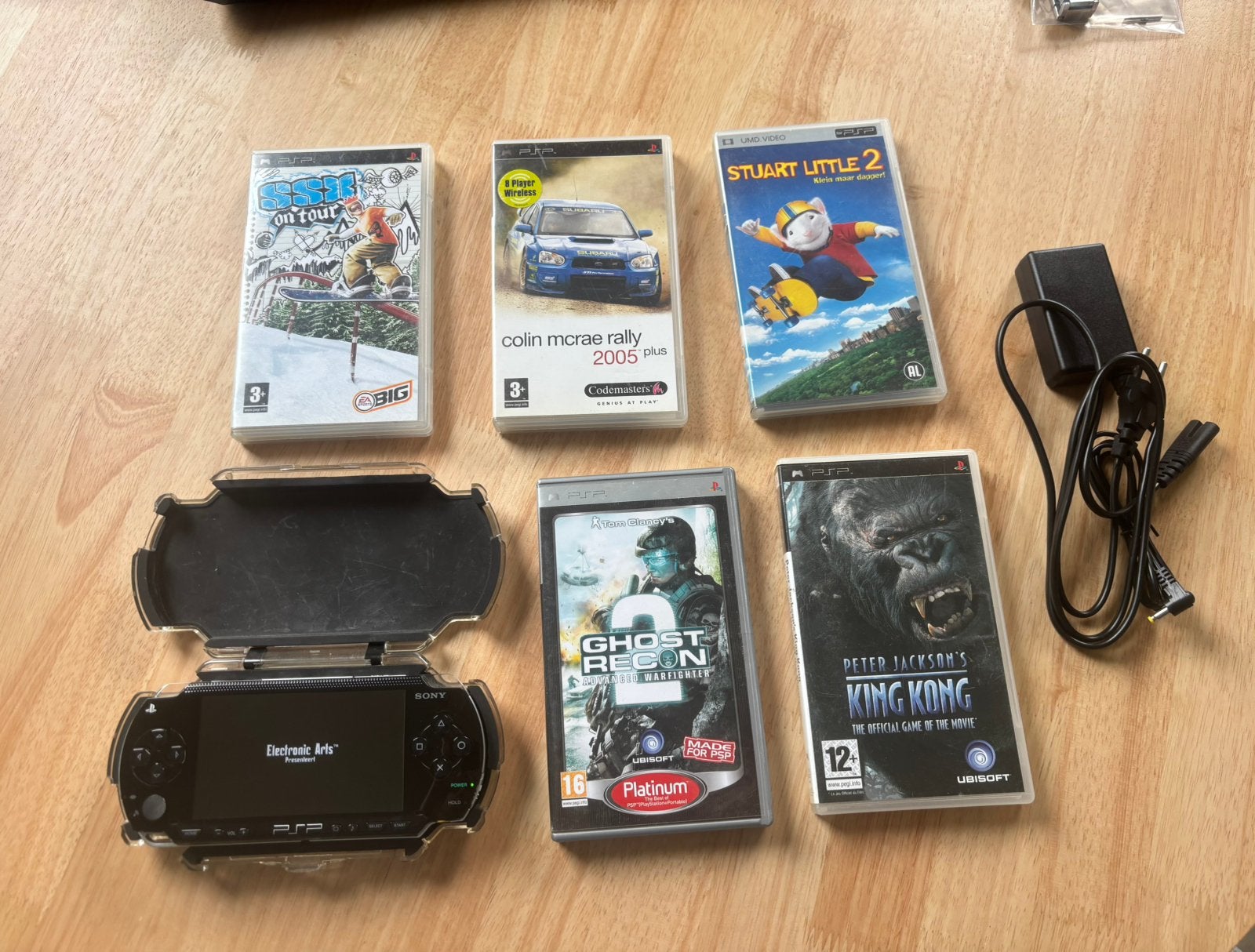 Psp 1004 met games, Spelcomputers en Games, Spelcomputers | Sony PSP, Met games, Zwart, Ophalen of Verzenden, Zo goed als nieuw