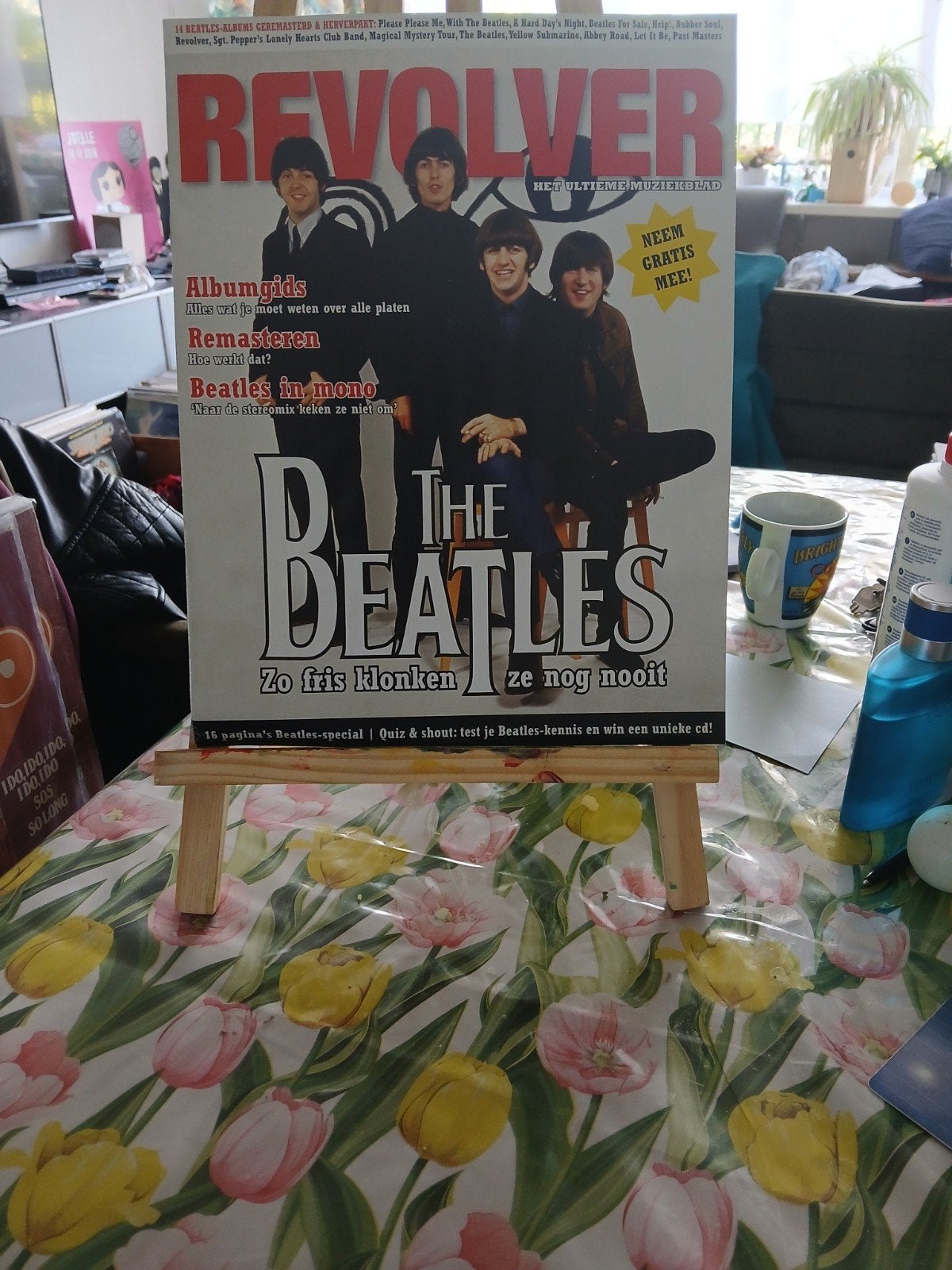 Revolver Magazine - The Beatles Special, Ophalen of Verzenden, Zo goed als nieuw, Muziek, Film of Tv