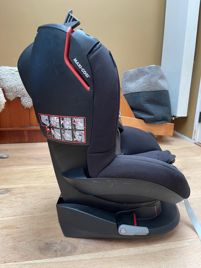 Maxicosi tobi autostoel met 5 punts gordel, Ophalen, Slaapstand, Zo goed als nieuw, Isofix