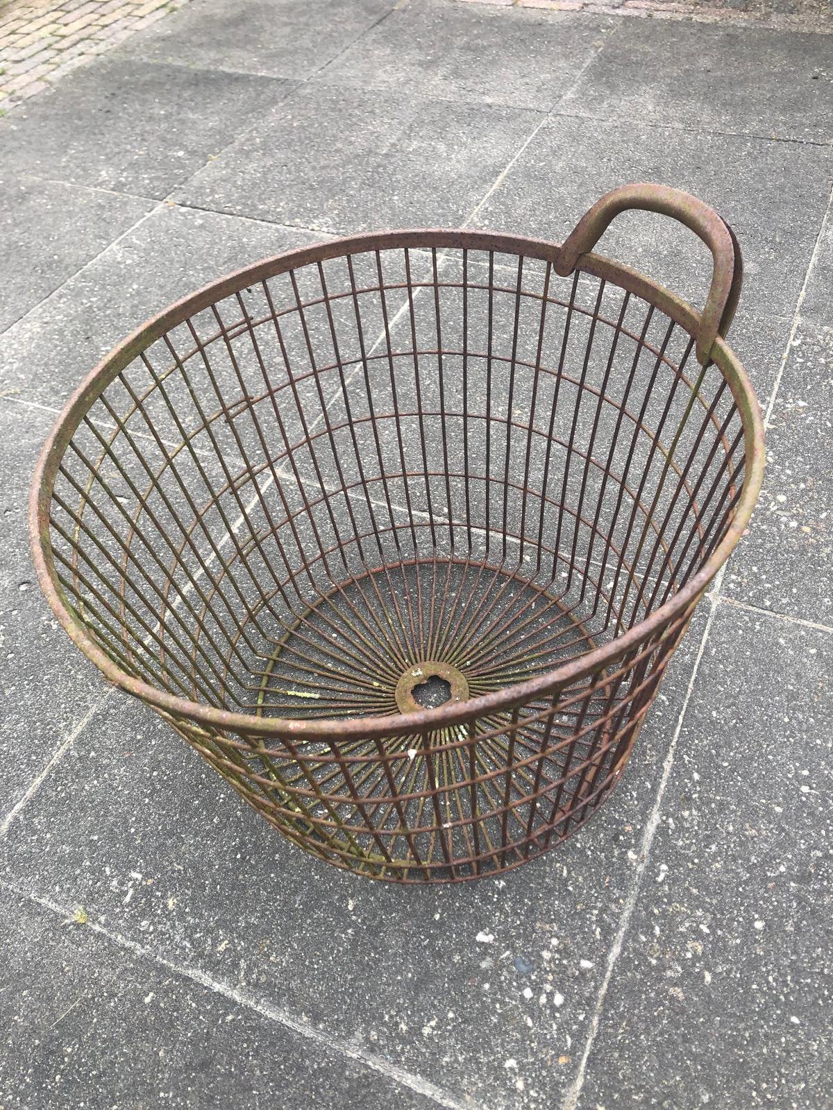 Brocante aardappelmand, Ophalen