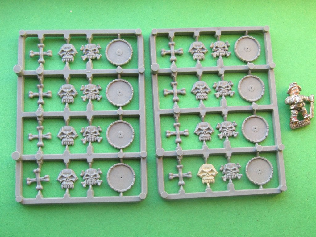 Vampire Counts Skeleton Warriors Shield Sprues, Hobby en Vrije tijd, Met verf, Verzenden, Figuurtje(s), Warhammer