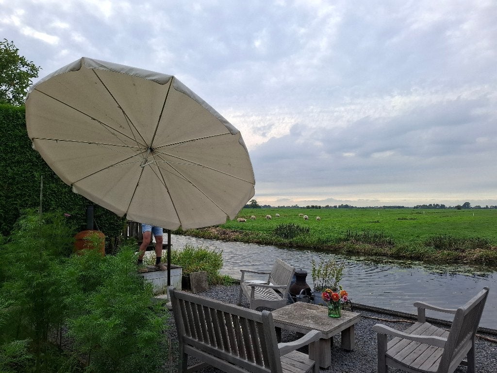 Grote parasol en graniet parasolvoet, Tuin en Terras, Ophalen, Gebruikt, 2 tot 3 meter, Zweefparasol