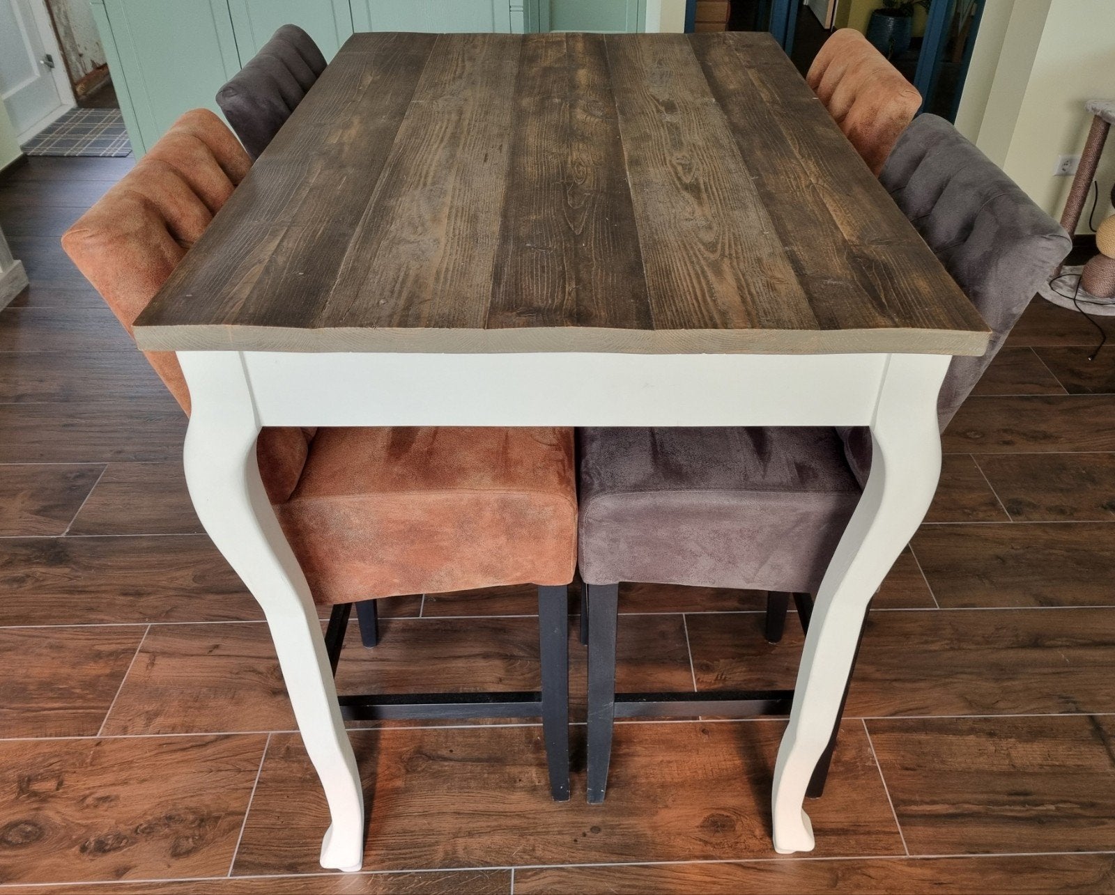 Hoge landelijke hardhouten Queen Anne eettafel met stoelen, Ophalen, Zo goed als nieuw
