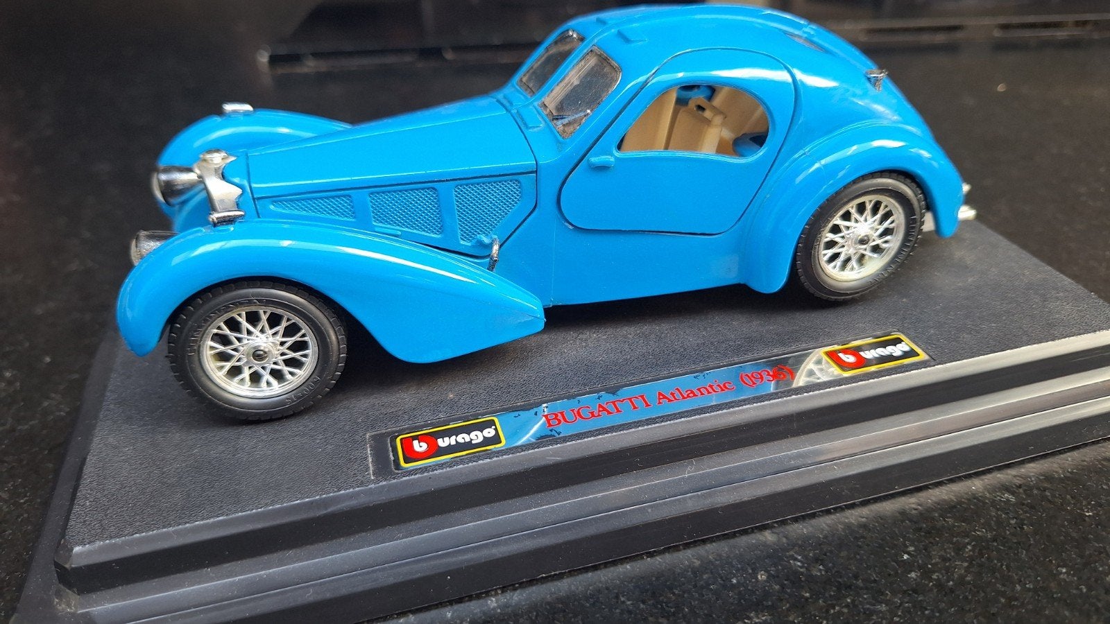 Blauwe Bugatti Atlantic van Bburago, Ophalen of Verzenden, Gebruikt, Auto, Bburago