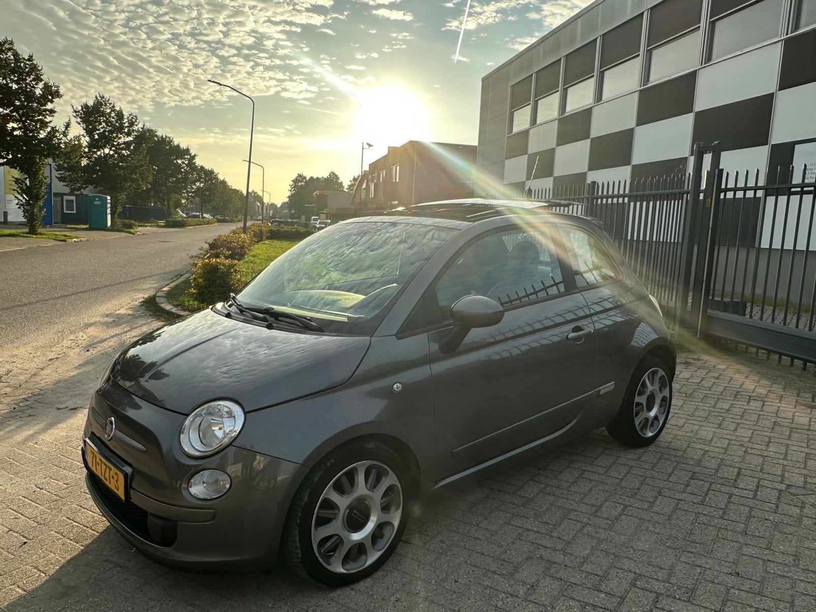 Fiat 500 0.9 TwinAir Plus Automaat – Panoramadak – Leder, Auto's, 31 €/maand, Origineel Nederlands, 26 km/l, Particulier