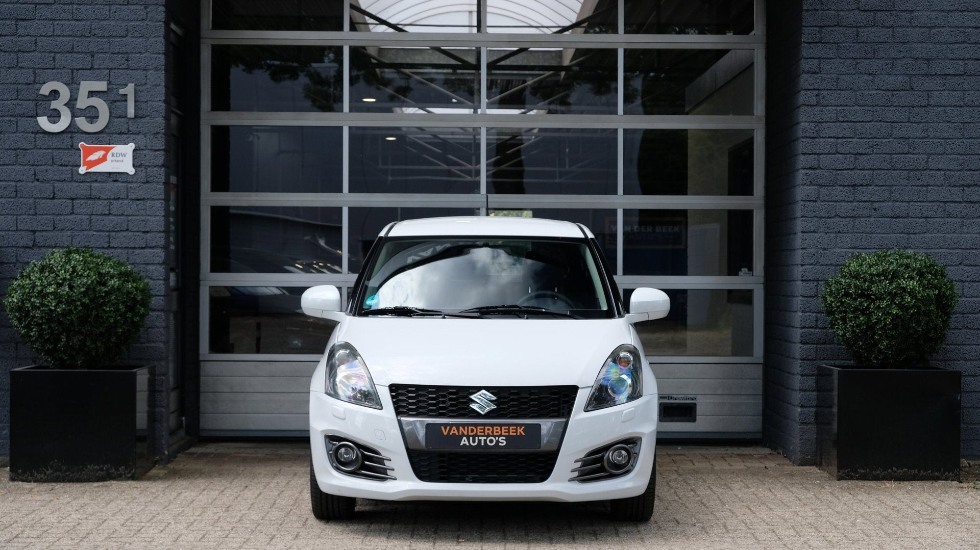 Suzuki Swift 1.6 Sport 136PK Airco|Bluetooth|Cruise|Xenon, Auto's, Suzuki, Voorwielaandrijving, Euro 5, Gebruikt, Zwart