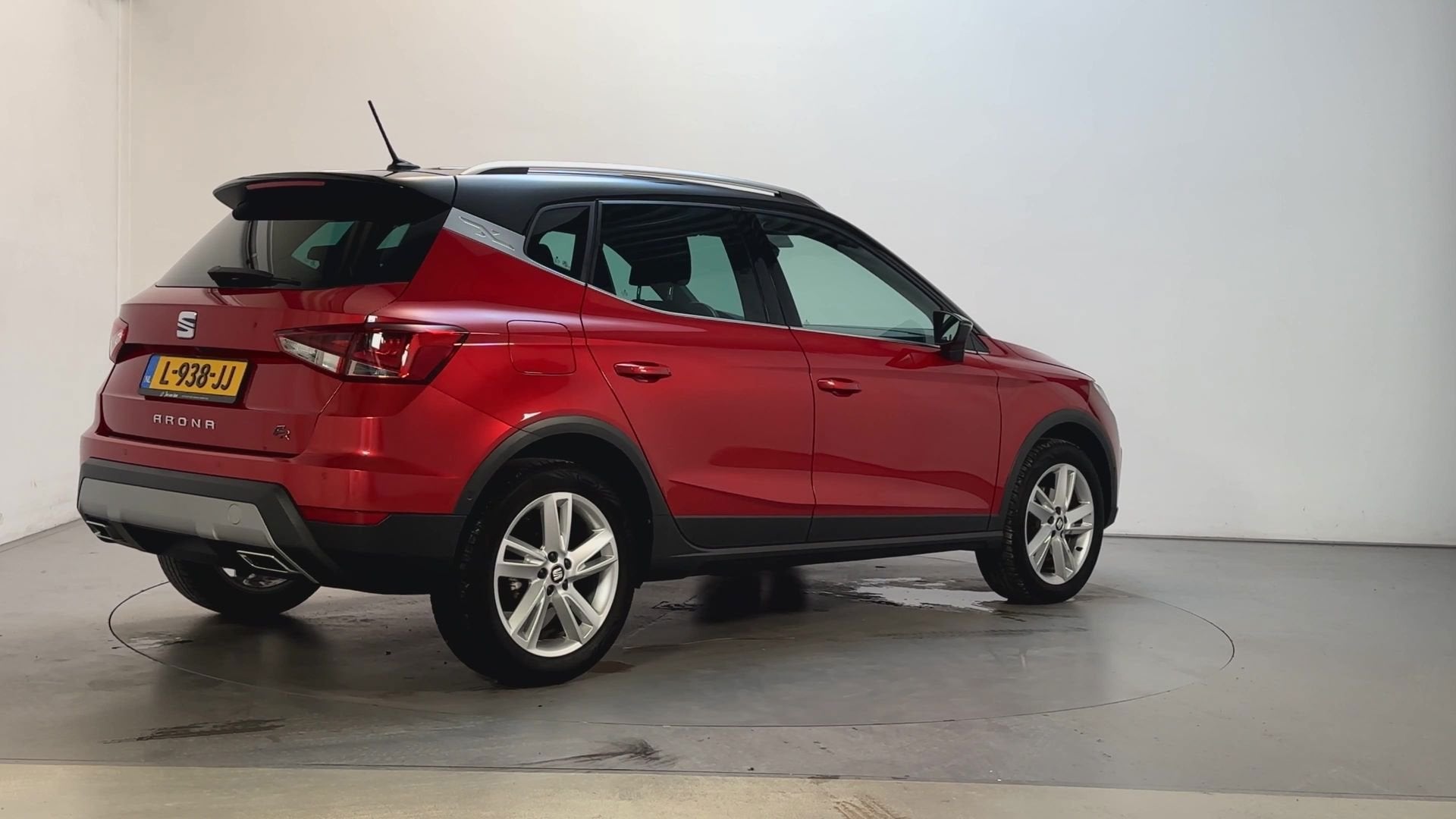Seat Arona 1.0 TSI FR Business Intense Camera App-Connect Na, Auto's, Dealer onderhouden, Stof, Gebruikt, Parkeersensor