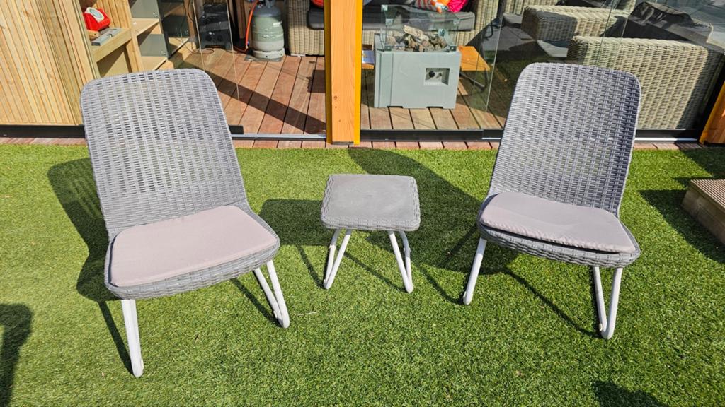 Keter Rio tuinset - 2 stoelen en bijzettafel, Kunststof, Gebruikt, Bijzettafel, Tuinset