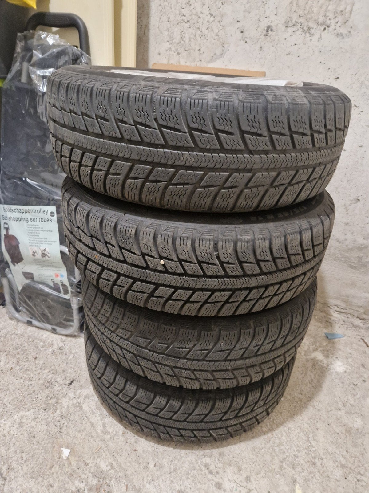 Michelin winterbanden op velgen. 175/65/14., Auto-onderdelen, Ophalen, 14 inch, 175 mm, Banden en Velgen