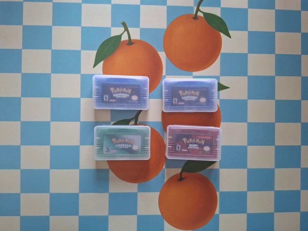 Pokémon Ruby, Emerald & Sapphire, Spelcomputers en Games, Games | Nintendo Game Boy, 1 speler, Nieuw, Ophalen of Verzenden, Role Playing Game (Rpg)