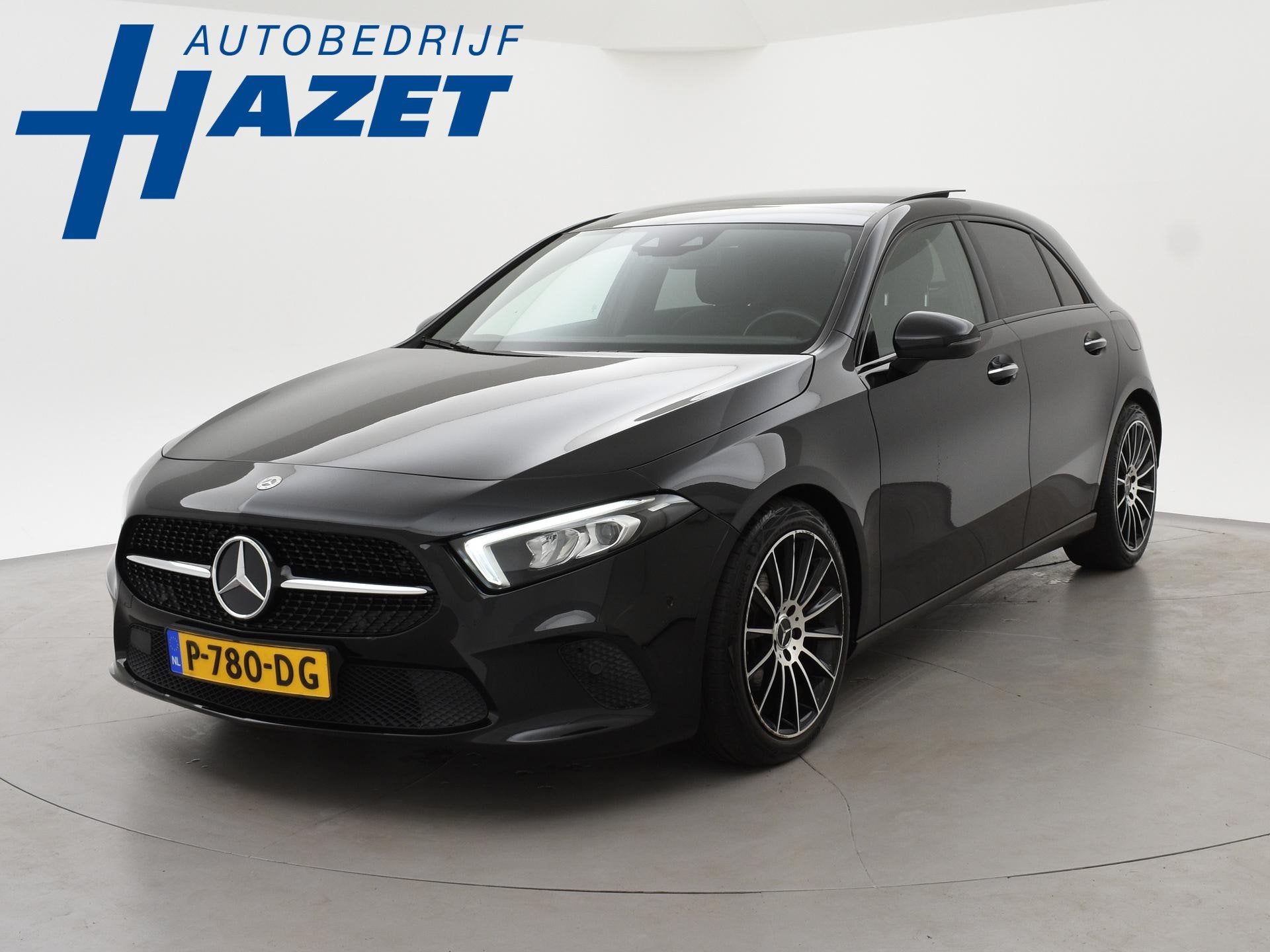 Mercedes-Benz A-klasse 180 AUT. + PANORAMA SCHUIFDAK | SFEER, 136 pk, Gebruikt, 4 cilinders, Leder en Stof