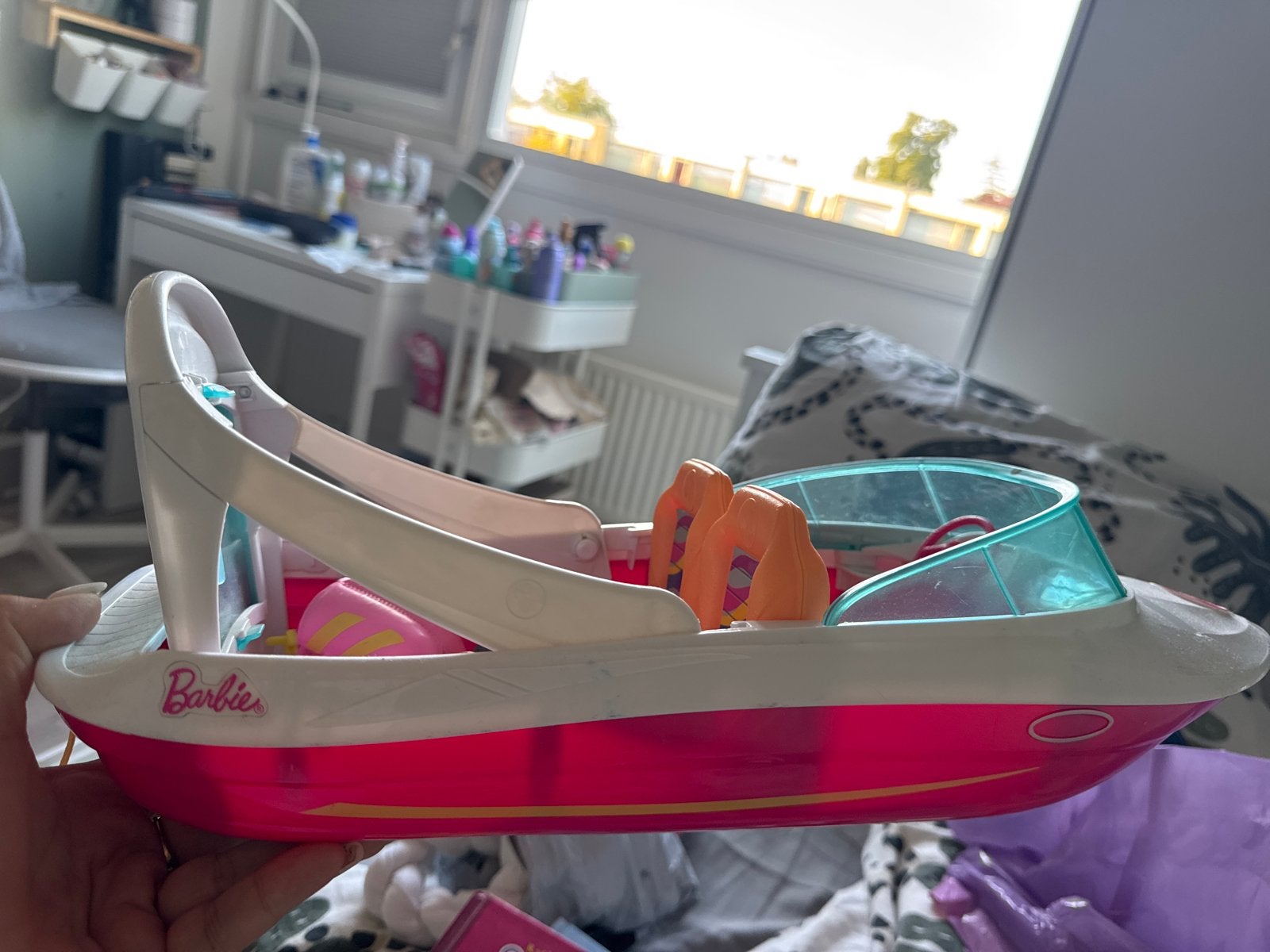 Barbie boot met accessoires - Zo goed als nieuw, Kinderen en Baby's, Speelgoed | Poppen, Ophalen of Verzenden, Zo goed als nieuw