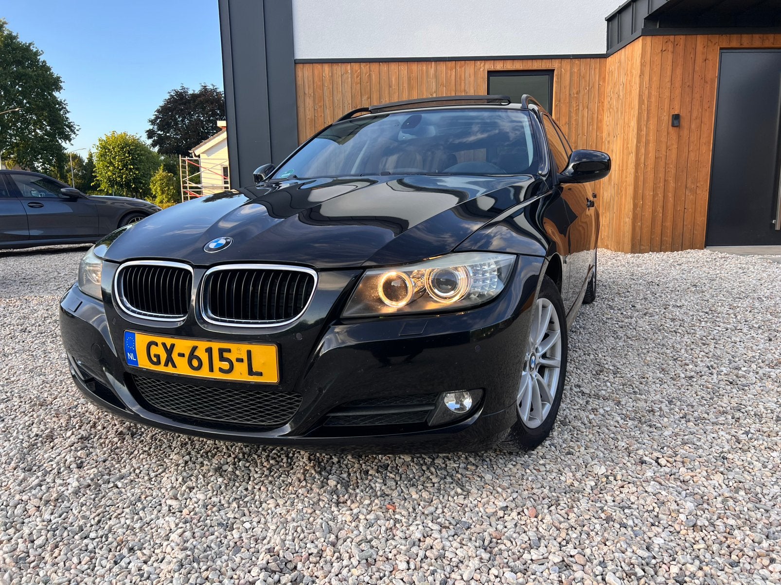 BMW 3-Serie 320i Touring e91 Facelift Xenon Navi Topstaat!!, Auto's, Euro 5, 1995 cc, Zwart, 4 cilinders