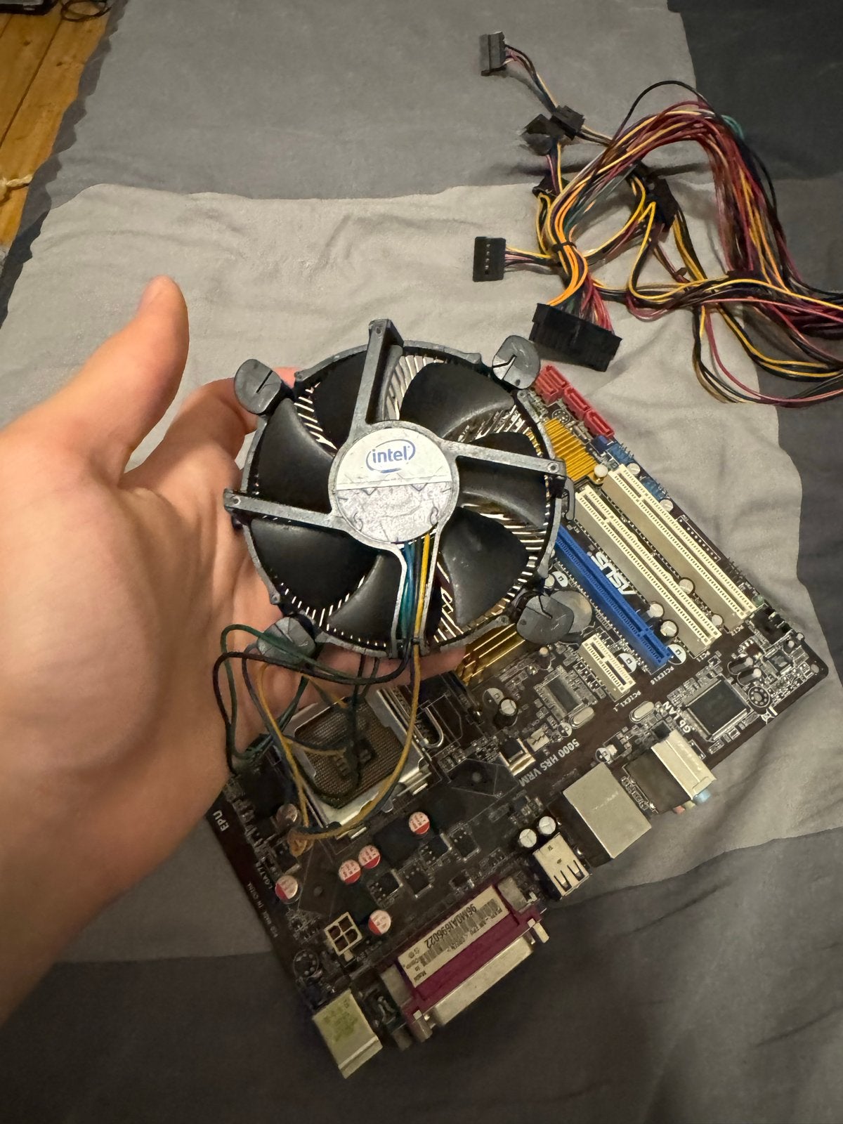 Oude asus moederbord proccesor er niet bij voeding wel, Ophalen, Gebruikt, Intel, DDR2