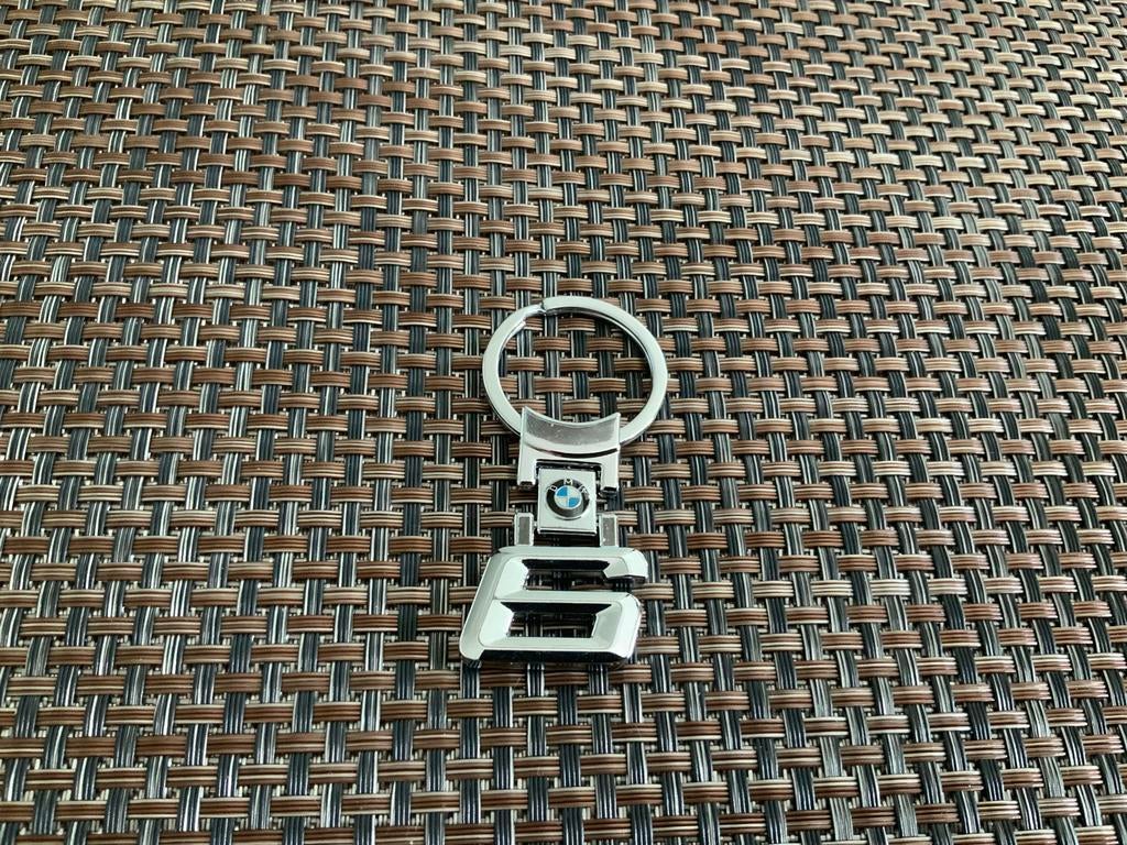 BMW 6-serie sleutelhanger zilverkleurig nieuw, Ophalen of Verzenden, Nieuw, Merk