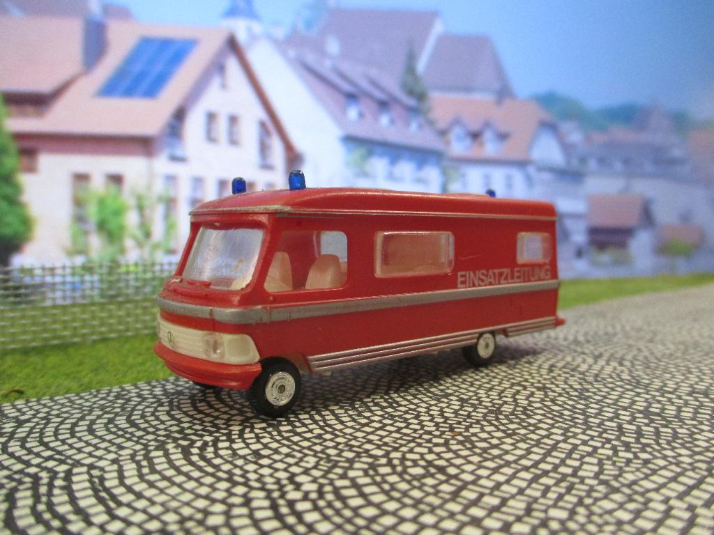 Hymer 660 Camper Mercedes Benz 410 - Rietze brandweer, Ophalen of Verzenden, Zo goed als nieuw, Bus of Vrachtwagen, Rietze