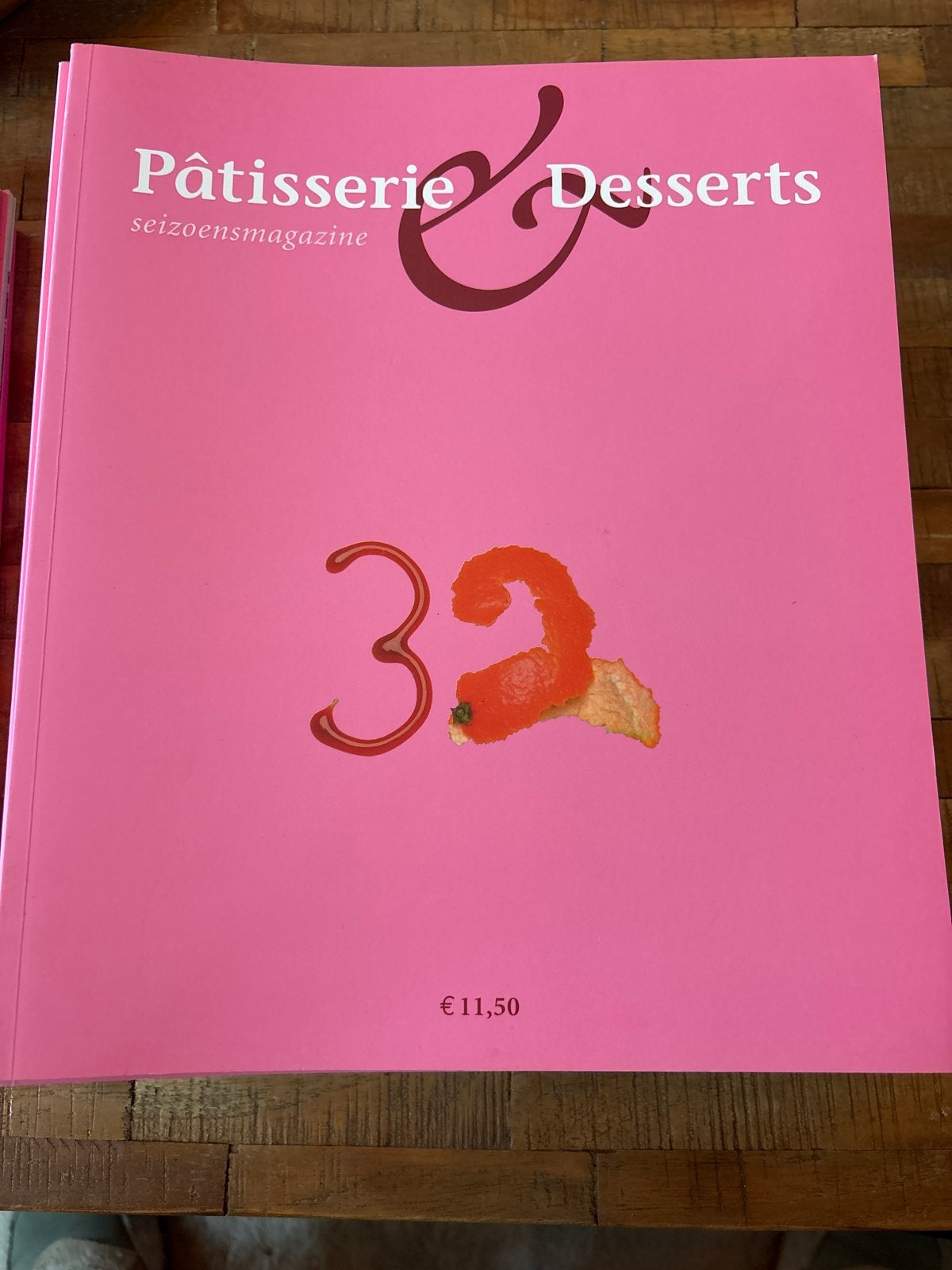 Pâtisserie & Desserts Seizoensmagazine, Ophalen of Verzenden, Zo goed als nieuw, Europa, Taart, Gebak en Desserts