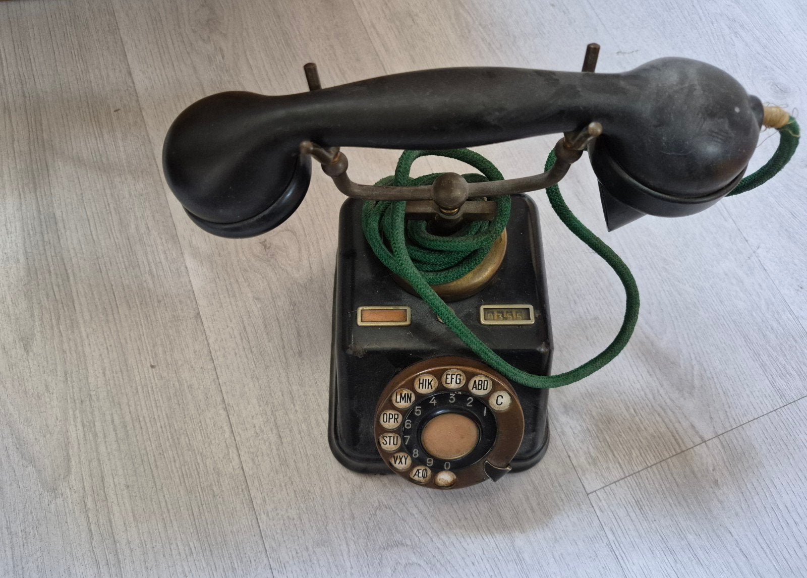 vintage zwarte bakelieten telefoon met een draaischijf, Telecommunicatie, Vaste telefoons | Niet Draadloos, Ophalen of Verzenden