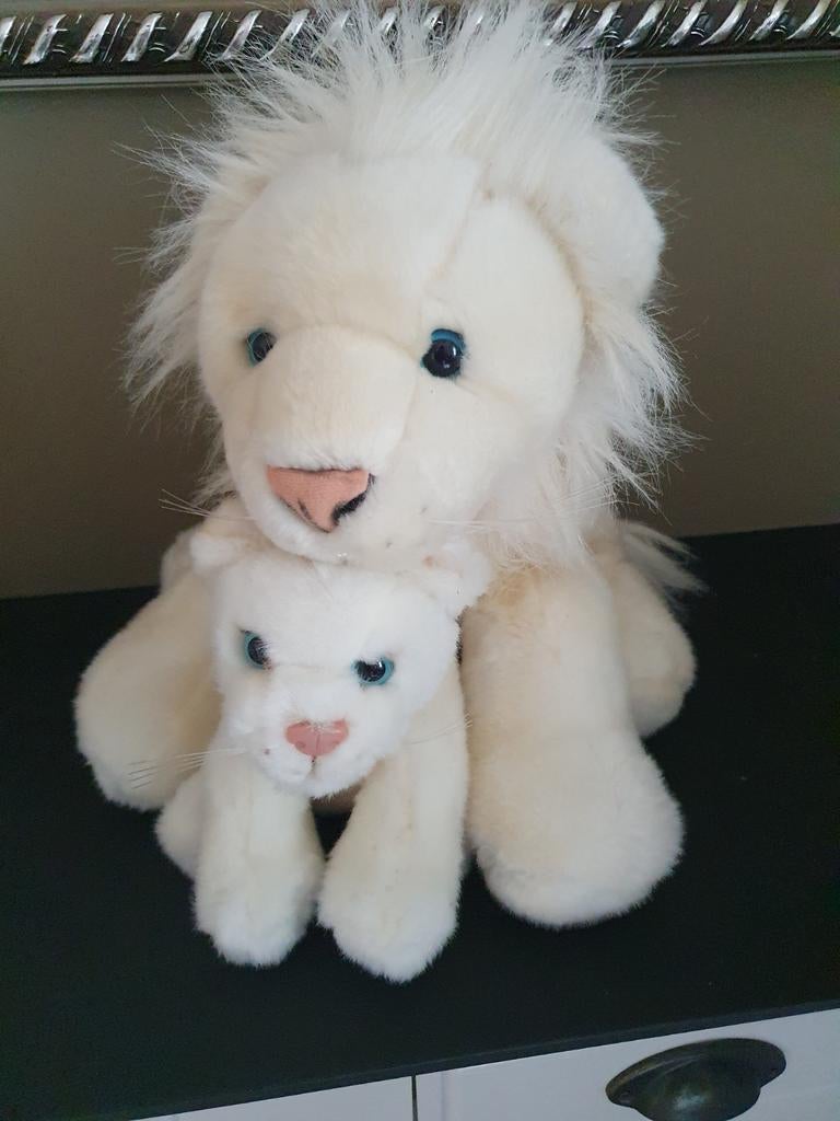 Witte leeuwin met welp, Kinderen en Baby's, Speelgoed | Knuffels en Pluche, Ophalen of Verzenden, Zo goed als nieuw, Overige typen