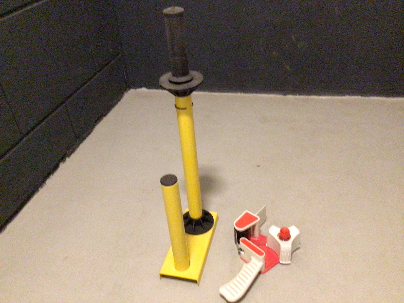 Plastic rolhouder en plakbandhouder, Ophalen of Verzenden, Zo goed als nieuw