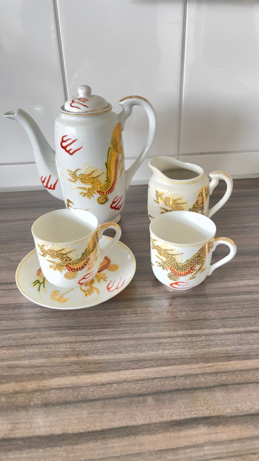 Vintage Chinees theeservies met drakenmotief, Ophalen