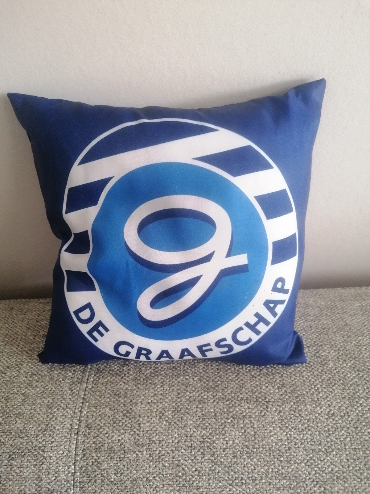 De Graafschap Kussen Club Fanshop Fan D'ran Superboer
Vin, Verzamelen, Ophalen of Verzenden, Zo goed als nieuw, Overige binnenlandse clubs