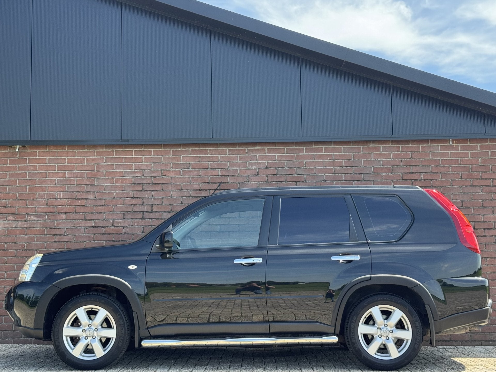 Nissan X-Trail 2.0 XE | NL-AUTO! | 1E EIGENAAR! | TREKHAAK!, Auto's, Voorwielaandrijving, Stof, Gebruikt, Zwart