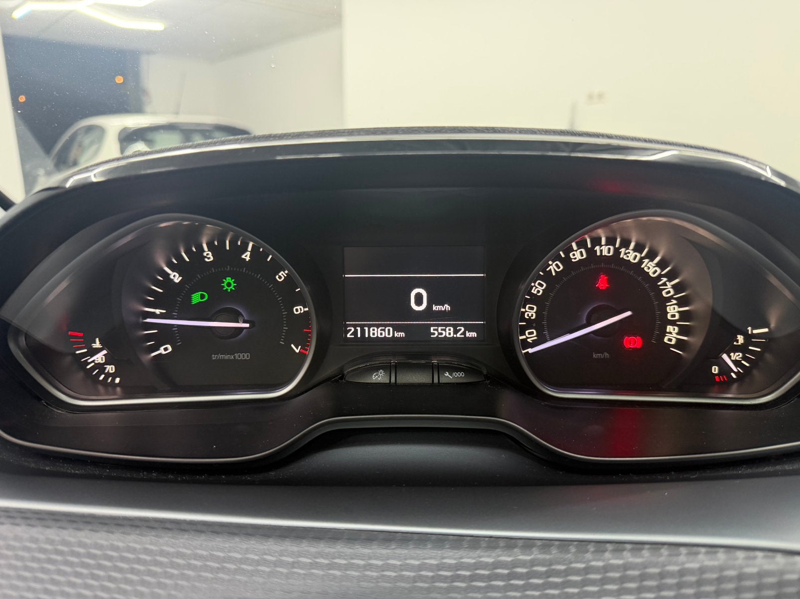Foto 11 van Peugeot 208 1.2 VTI 81KW/110PK 5-D 2017 bezorgen mogelijk!!