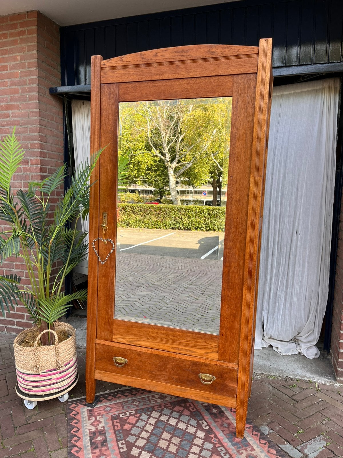 Leuke brocante eendeur kledingkast met spiegeldeur, Huis en Inrichting, 100 tot 150 cm, Ophalen of Verzenden, Zo goed als nieuw