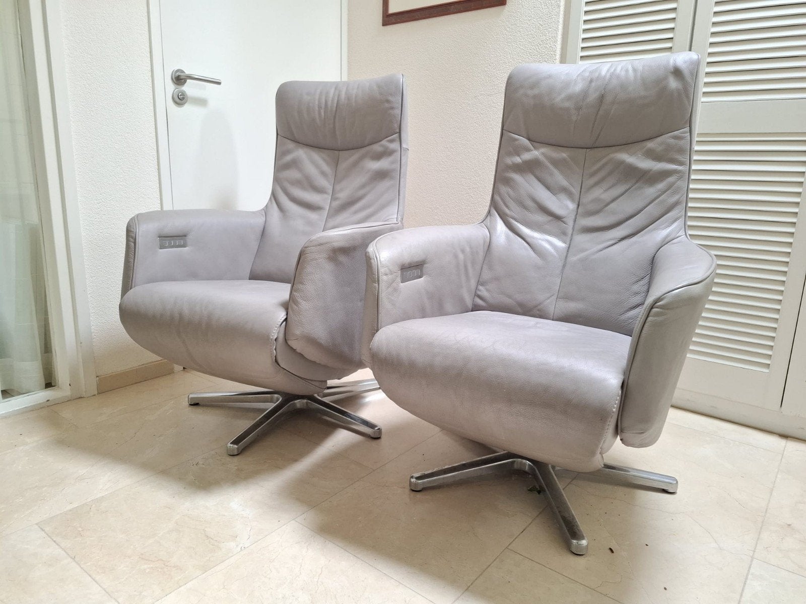 Relaxfauteuil Twice 092 Elmo Nordic 11039 Taupe met oplader, Ophalen, 75 tot 100 cm, Leer, 50 tot 75 cm