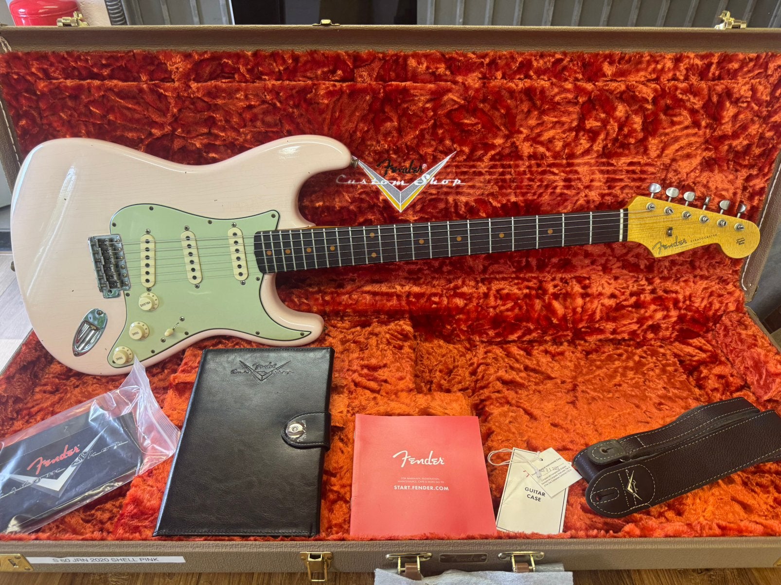 Fender Custom Shop ’60 Stratocaster Shell Pink | tevens ruil, Muziek en Instrumenten, Ophalen, Zo goed als nieuw, Solid body, Fender