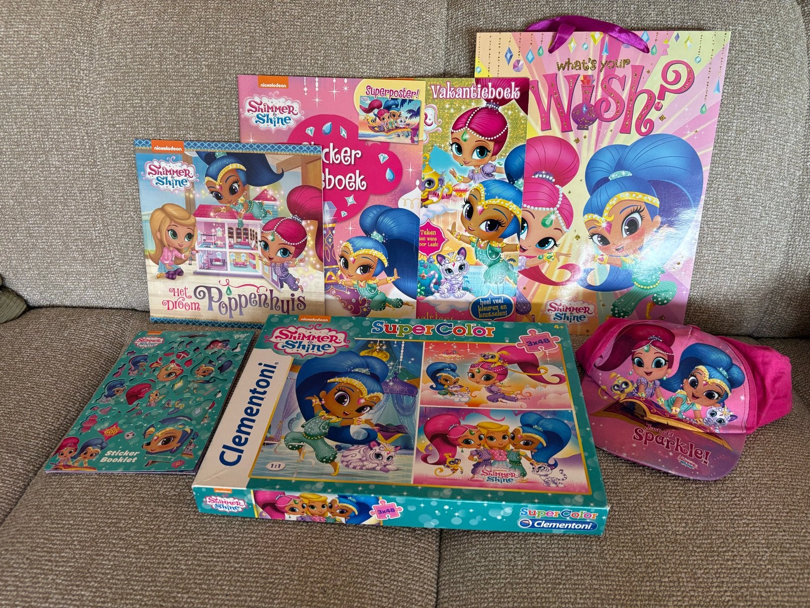 Shimmer & Shine Pakket 1: Puzzel, Boeken, Pet en Cadeautas, Ophalen of Verzenden, 10 tot 50 stukjes, Zo goed als nieuw, 4 tot 6 jaar