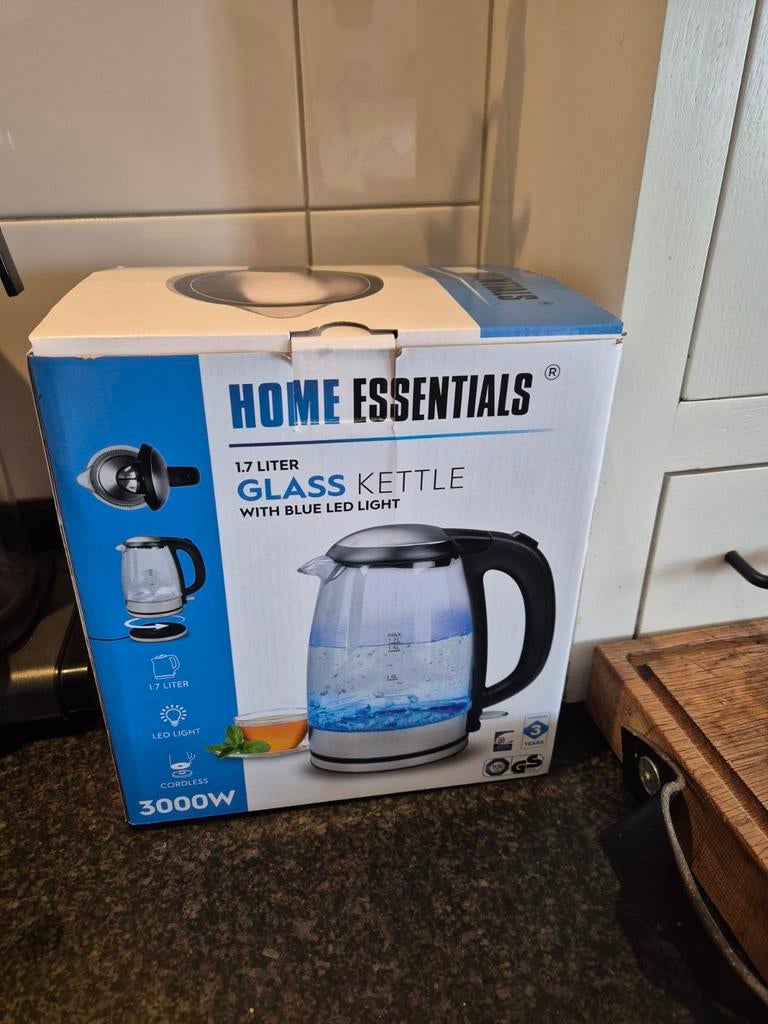 Nieuw in doos: Glazen Waterkoker 1.7L met LED Licht, 1 tot 2 liter, Ophalen of Verzenden, Nieuw