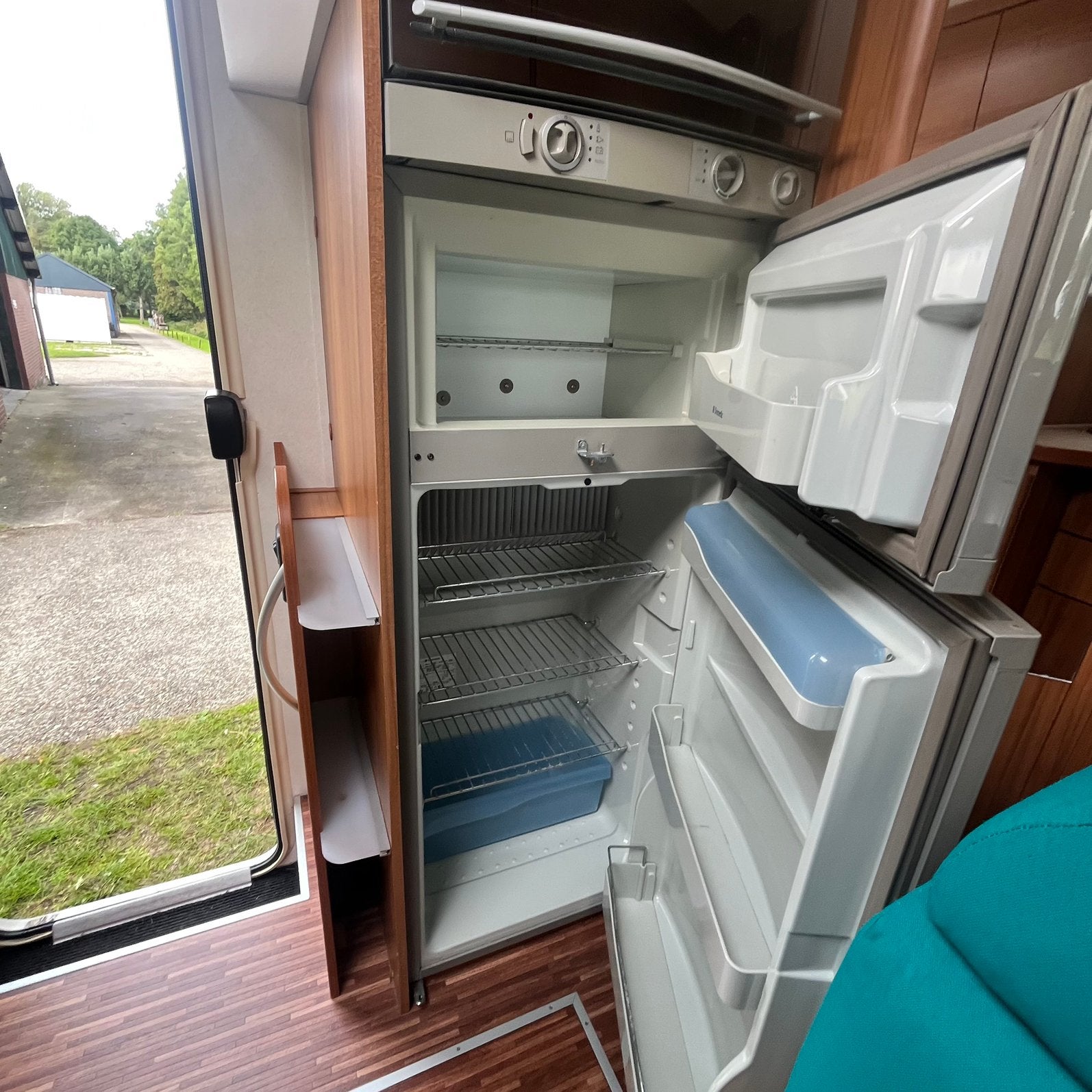 Foto 13 van Ford Transit Eura Mobil 685  2.2 TDC bwj. 2009 6 pers.izgst.