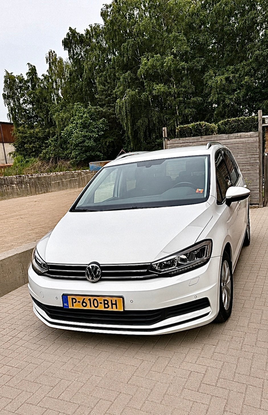 Volkswagen Touran 1.4 TSI 110KW/150PK 7-DSG 2018 Wit, Auto's, 4 cilinders, 7 stoelen, Wit, 19 km/l