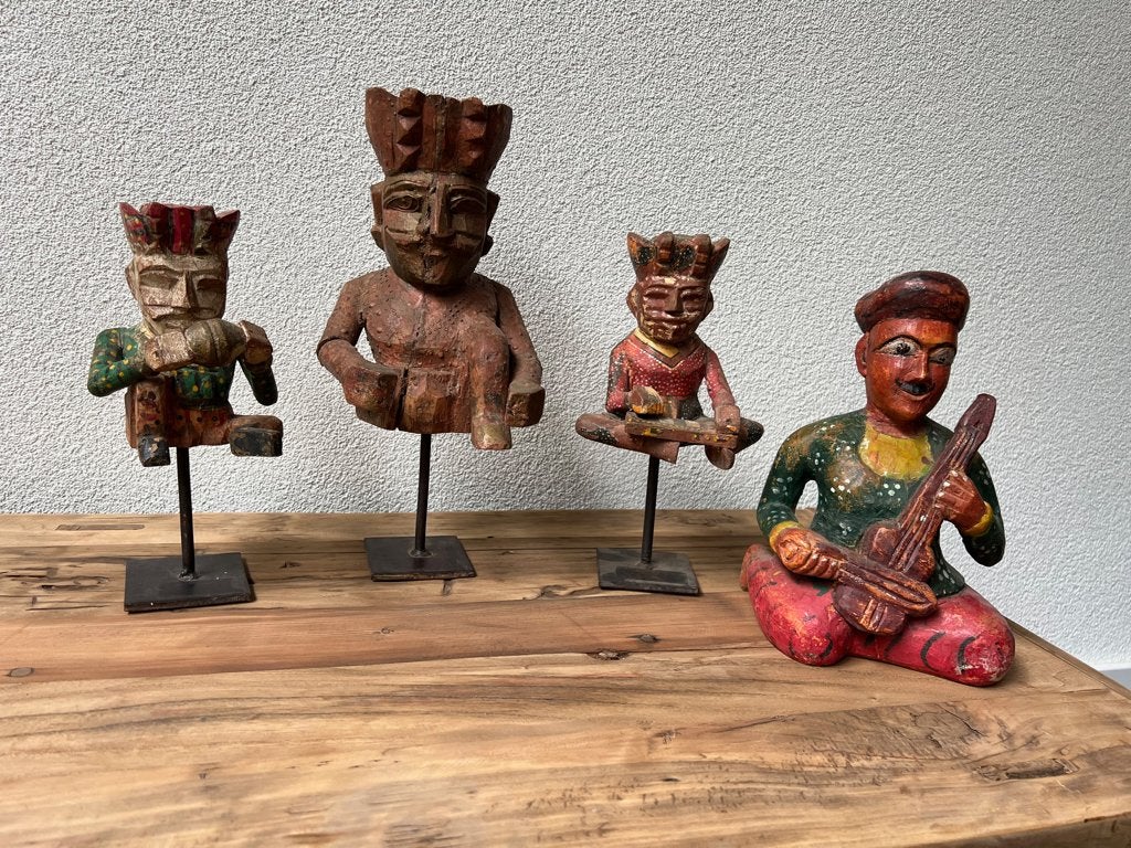 India houtsnijwerk oude beelden indiase muzikanten beeld, Overige onderwerpen, Handgemaakt, Ophalen of Verzenden, 20 - 50 cm