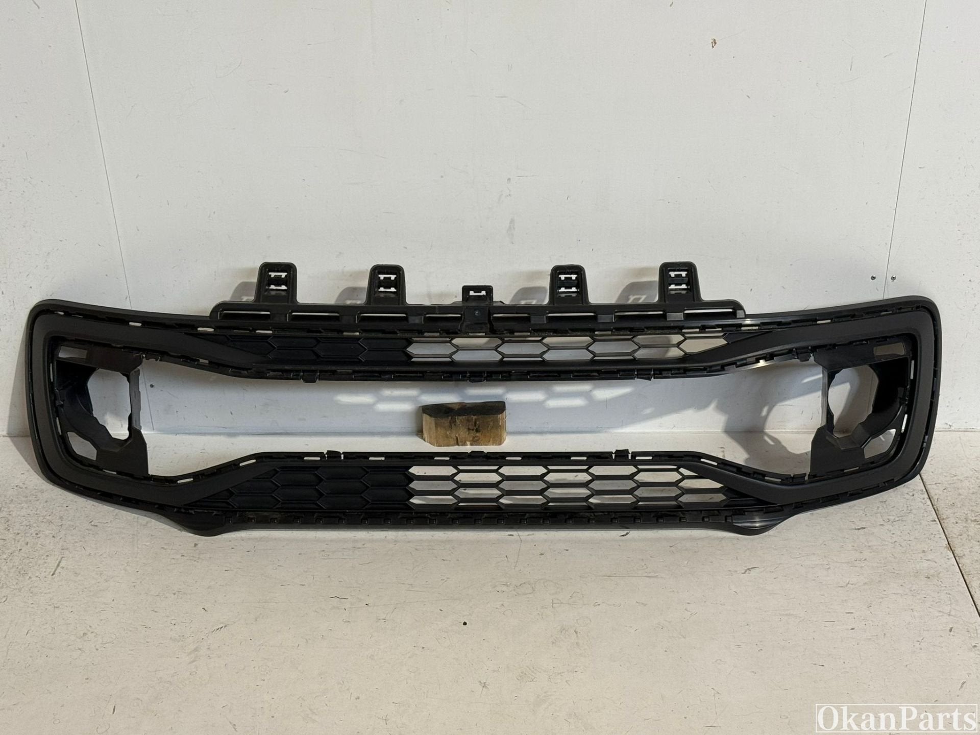 VW Volkswagen Up Up! Facelift midden Grille 1S0853677F, Ophalen of Verzenden, Gebruikt, Voor