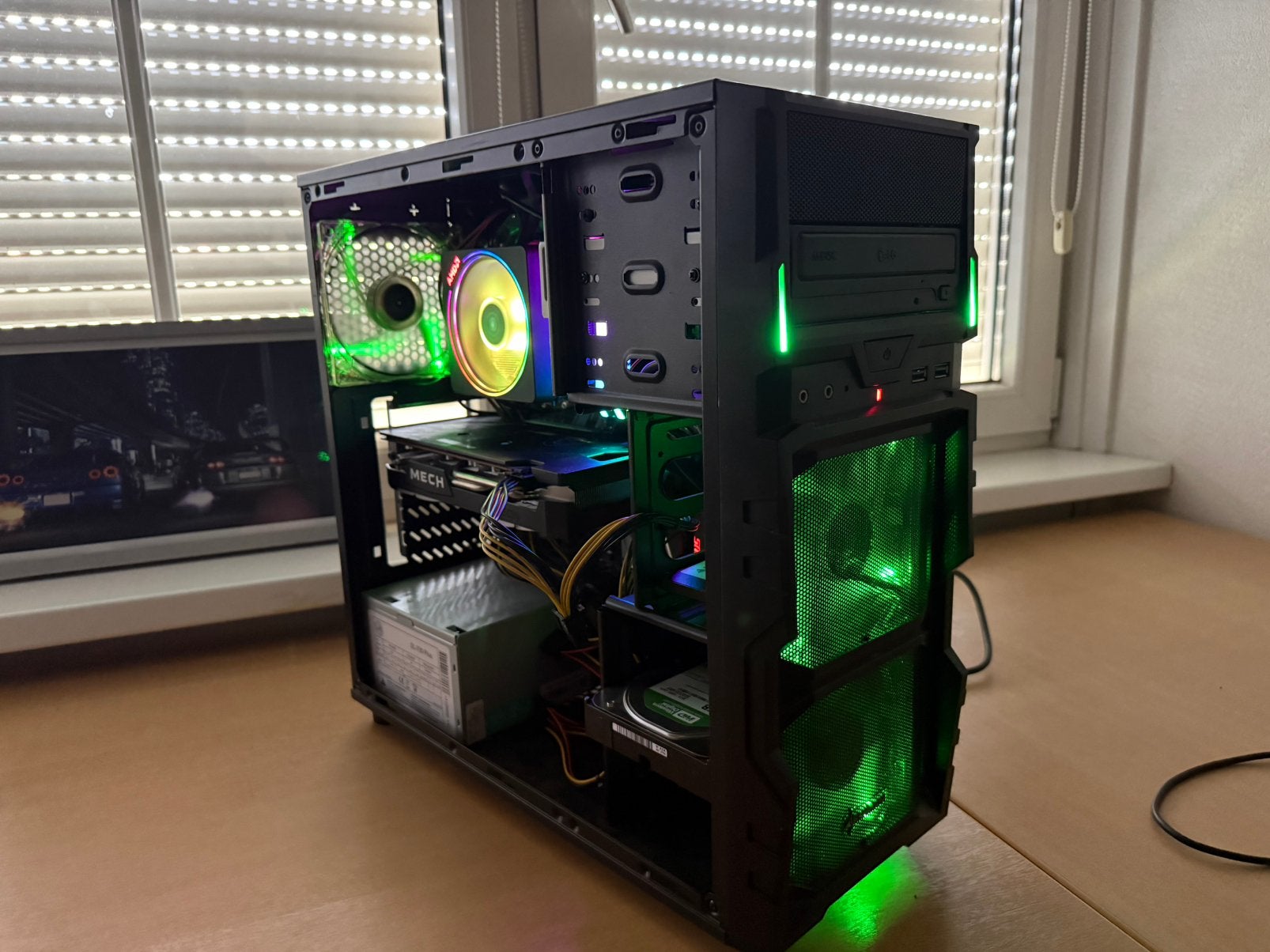 Ultra Game PC / Ryzen 7 5700X / RX 6600 8GB / 2.2TB / 16GB /, Computers en Software, Desktop Pc's, Ophalen of Verzenden, Zo goed als nieuw