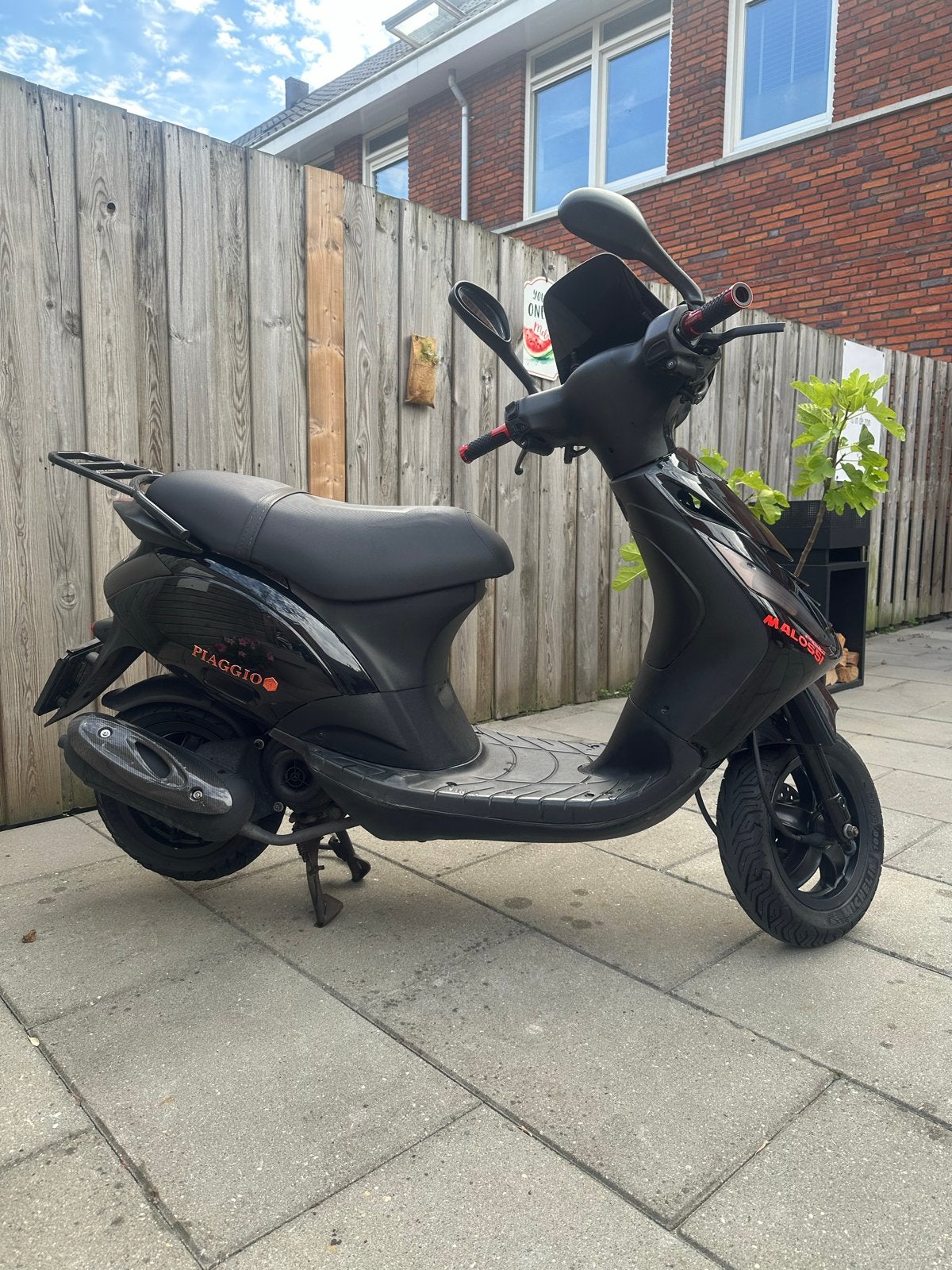 Piaggio Zip 50cc met blauw kenteken en afstandsbediening, Fietsen en Brommers, Scooters | Piaggio, Ophalen, Gebruikt, Zip, Benzine