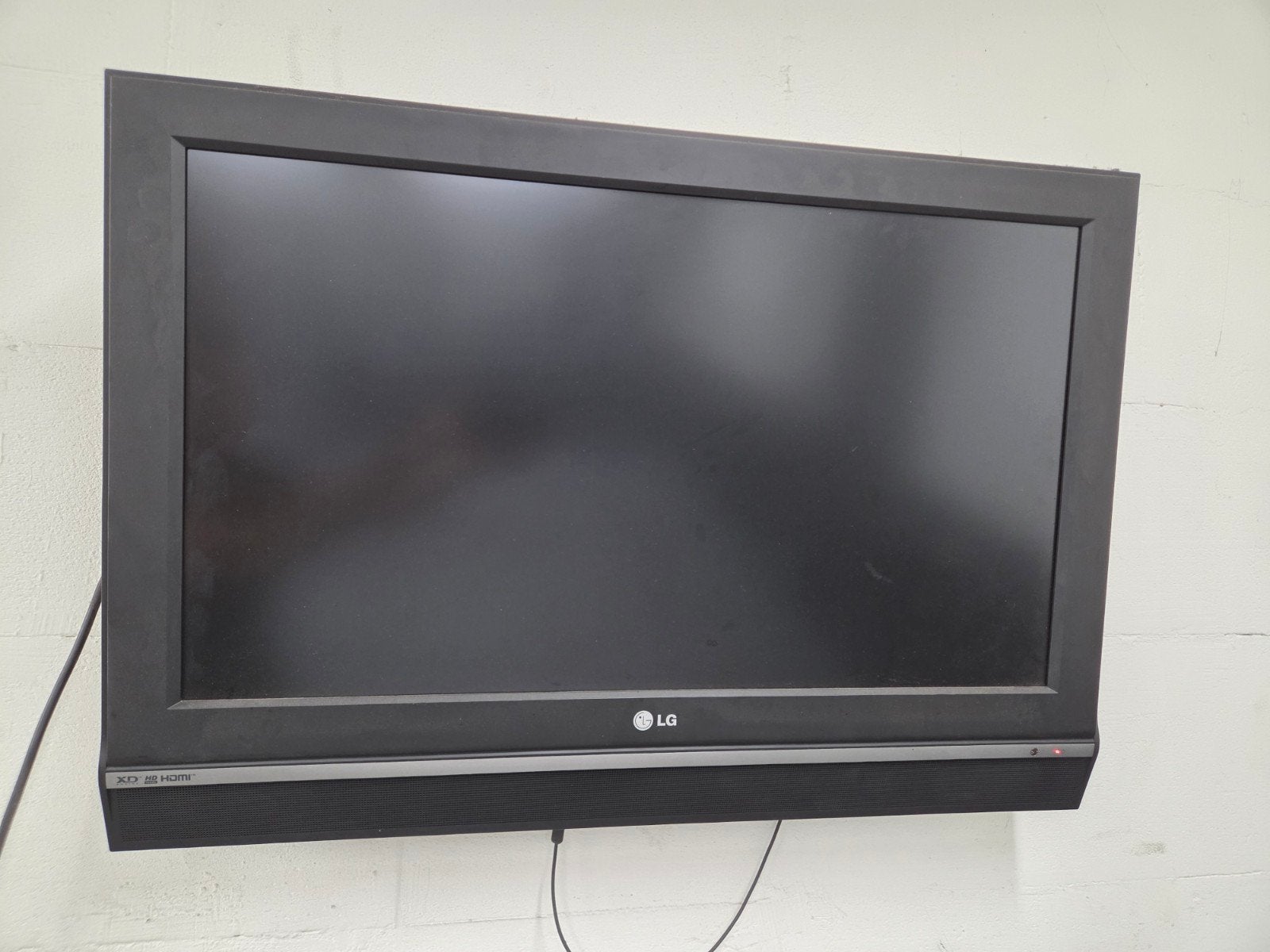 LG tv televisie 32LE2R LCD zwart incl. muur ophangbeugel, Ophalen, Gebruikt, 50 Hz, HD Ready (720p)