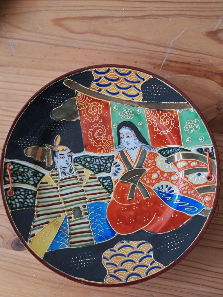 Decoratief Japans wandbord met traditionele voorstelling, Antiek en Kunst, Antiek | Wandborden en Tegels, Ophalen of Verzenden