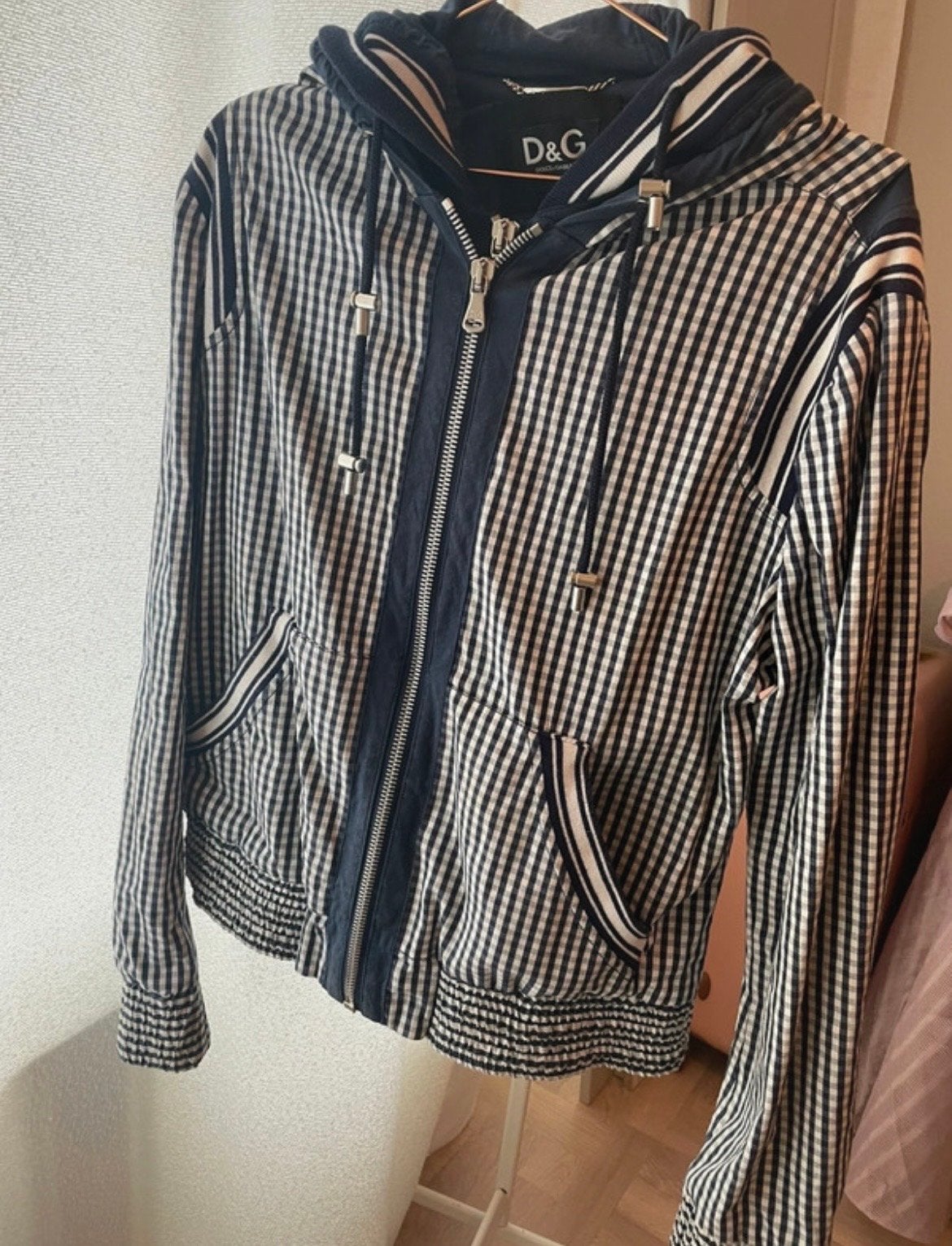 D&G Dolce & Gabbana geruit jack met capuchon, maat 50, Ophalen of Verzenden, Zo goed als nieuw, Maat 48/50 (M), Blauw